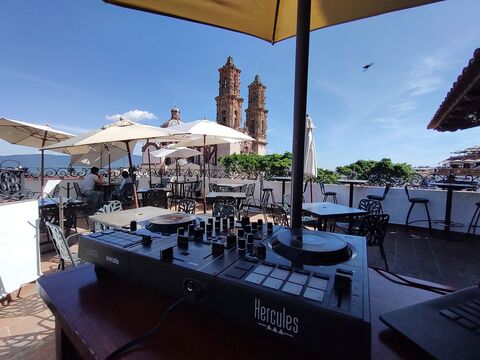 La Terraza image 1
