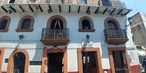 Yara's Pizza -Restaurant image 7