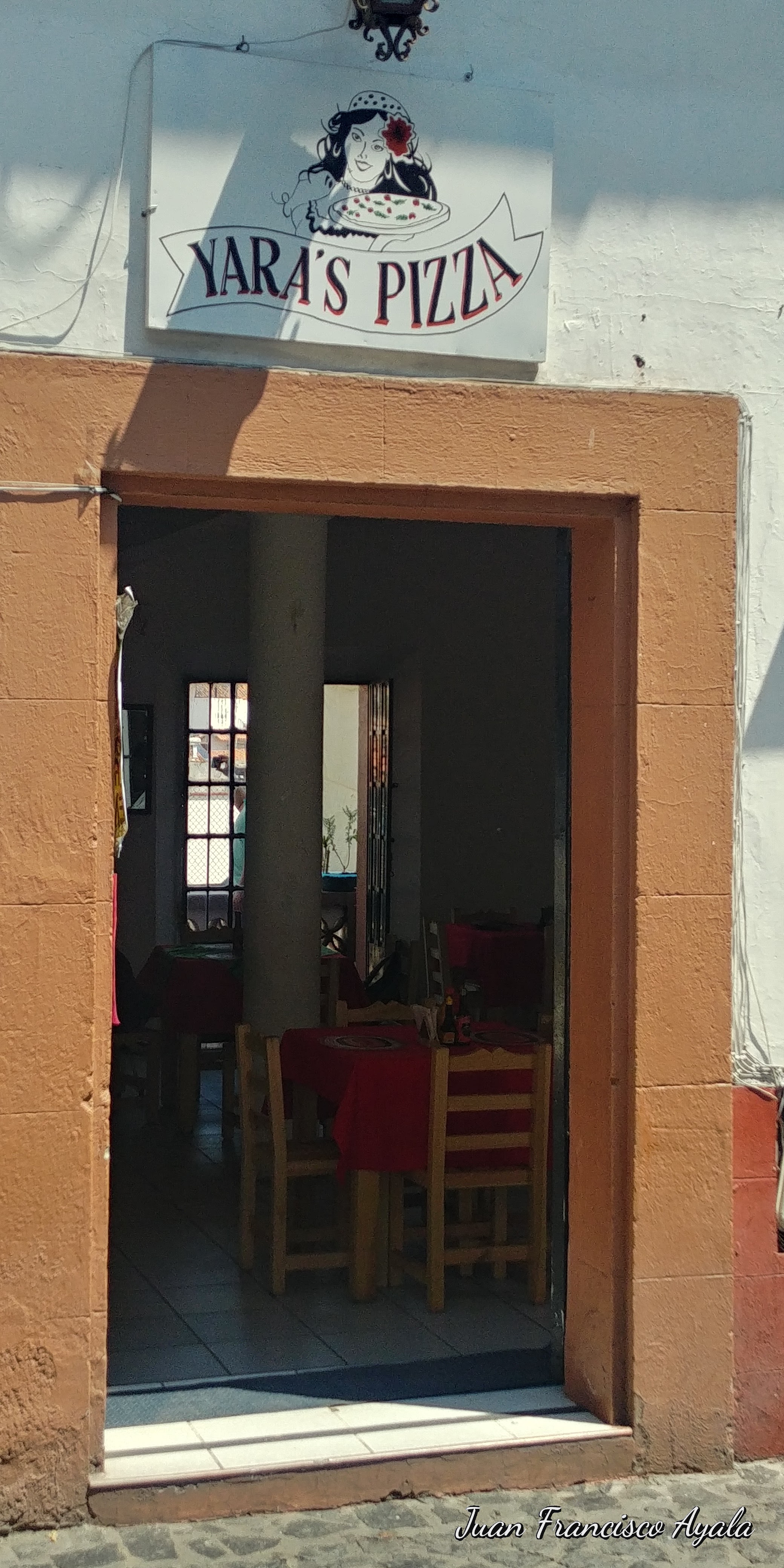 Yara's Pizza -Restaurant image 9