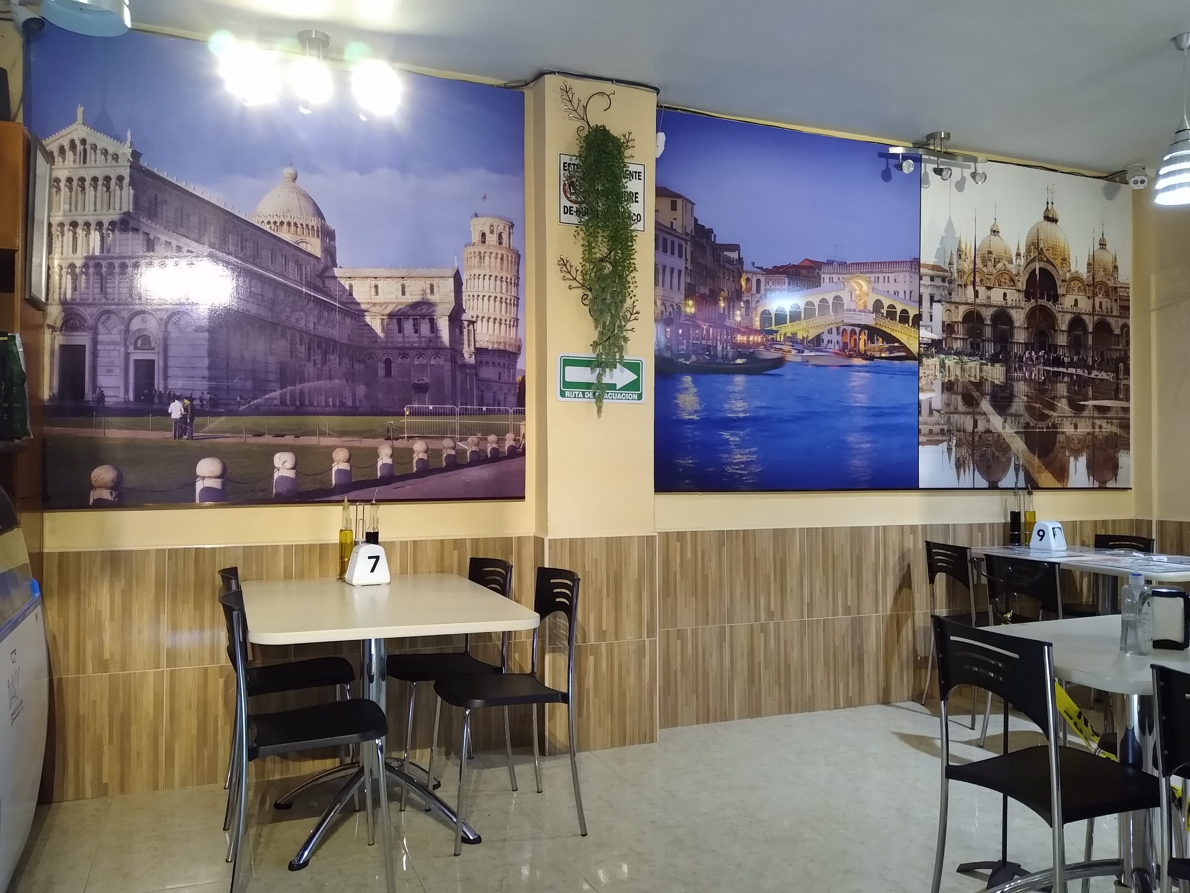 GRUPPO LA PICCOLA ITALIA PIZZA PASTA E QUALCOSA IN PIU' S. DE RL. DE CV. image 1