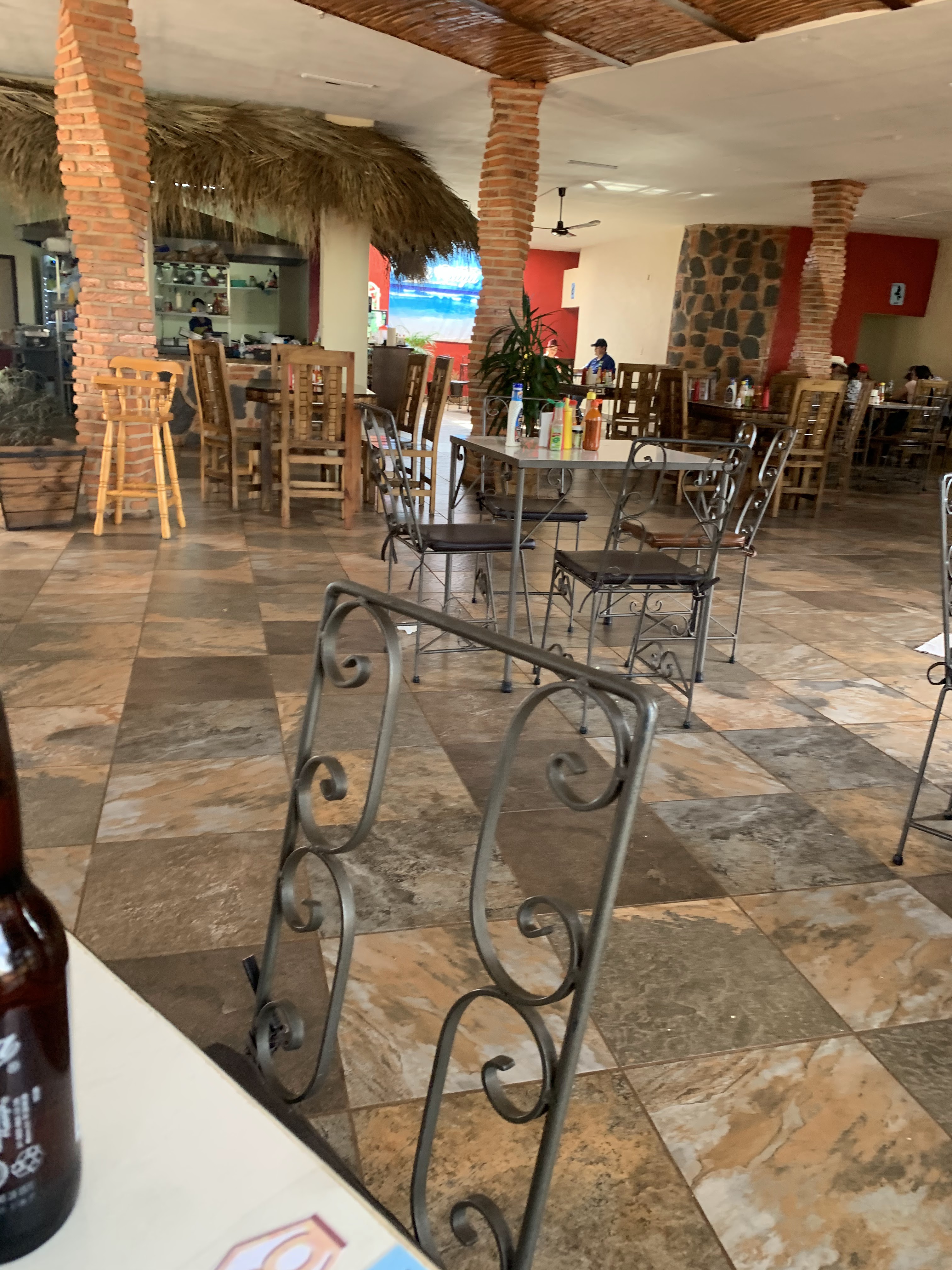 Restaurante de mariscos "La Playa" image 1