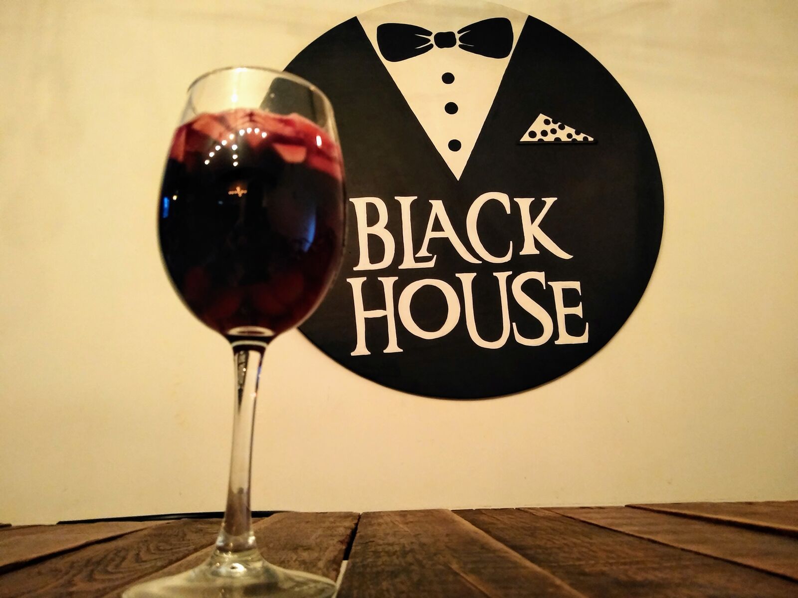 BLACK HOUSE image 3