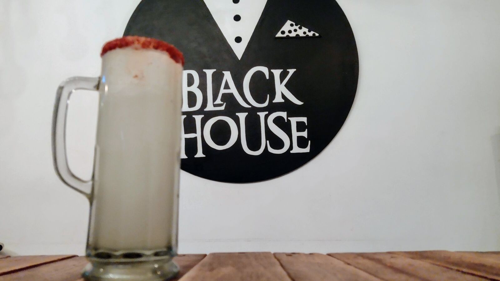BLACK HOUSE image 4