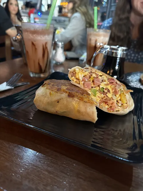 Lola Restaurant Café image 5