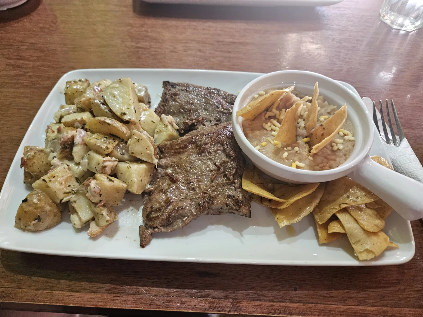 Lola Restaurant Café image 7
