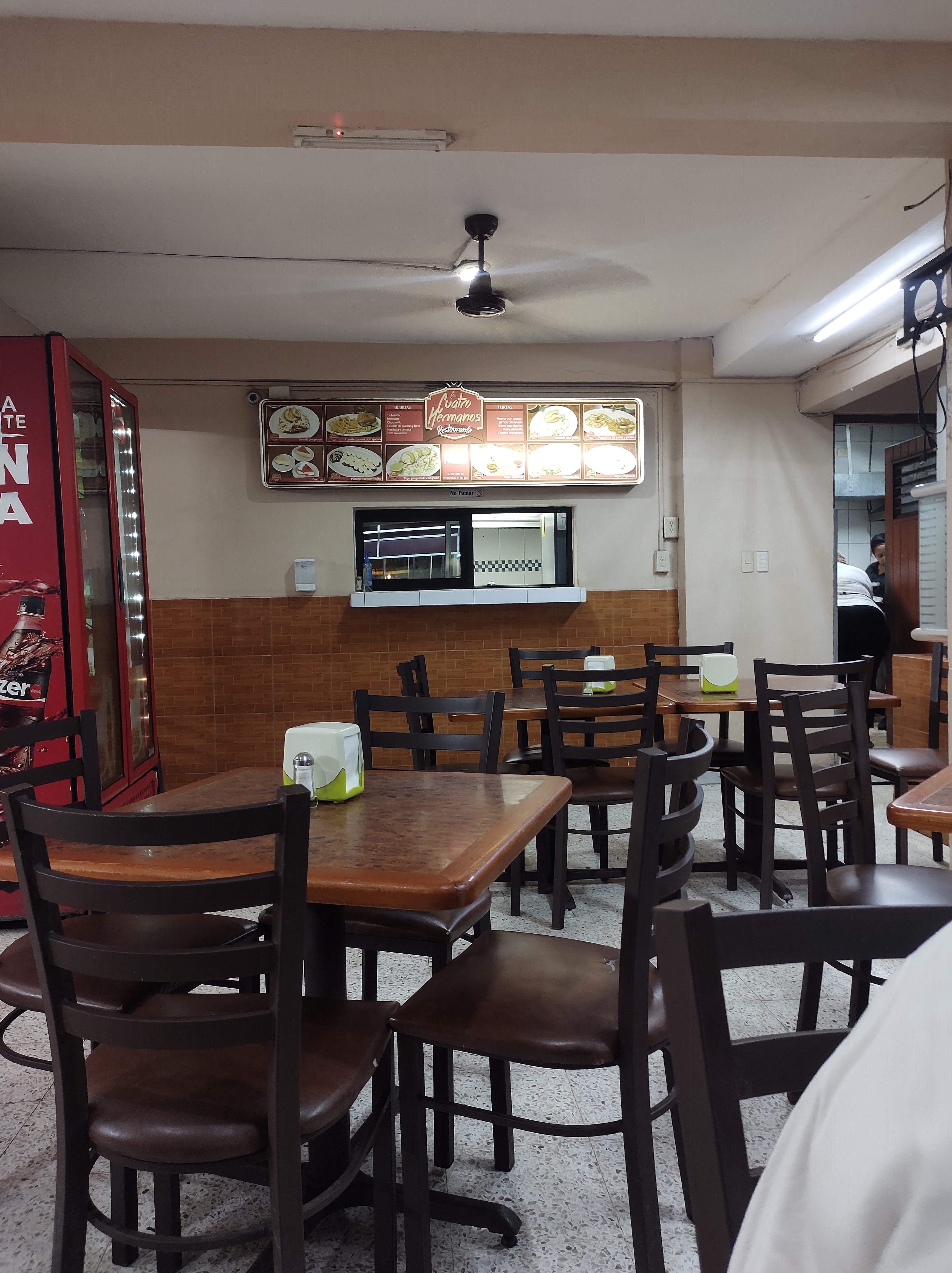 Los Cuatro Hermanos - Restaurante image 4