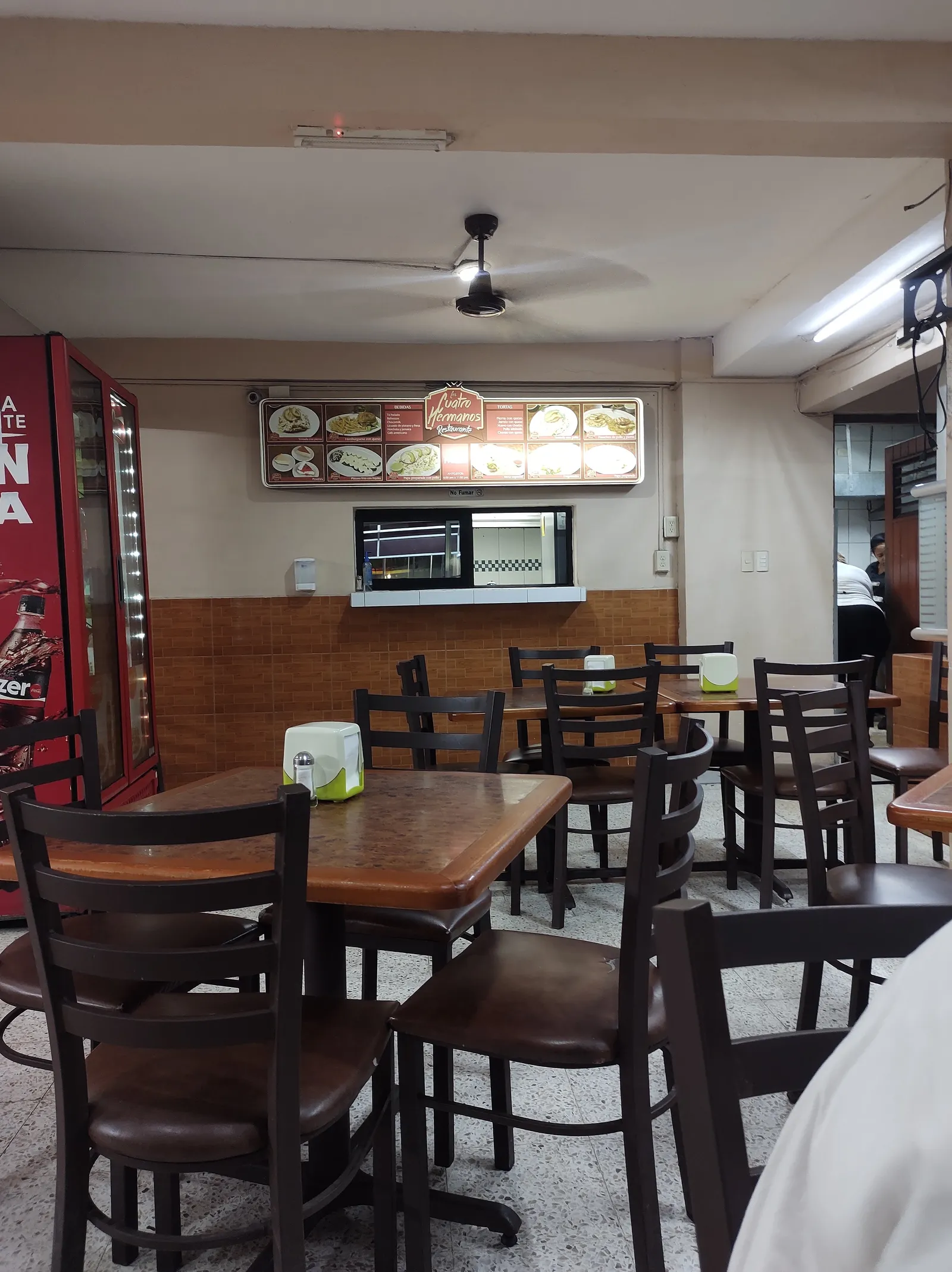 Los Cuatro Hermanos - Restaurante image 4