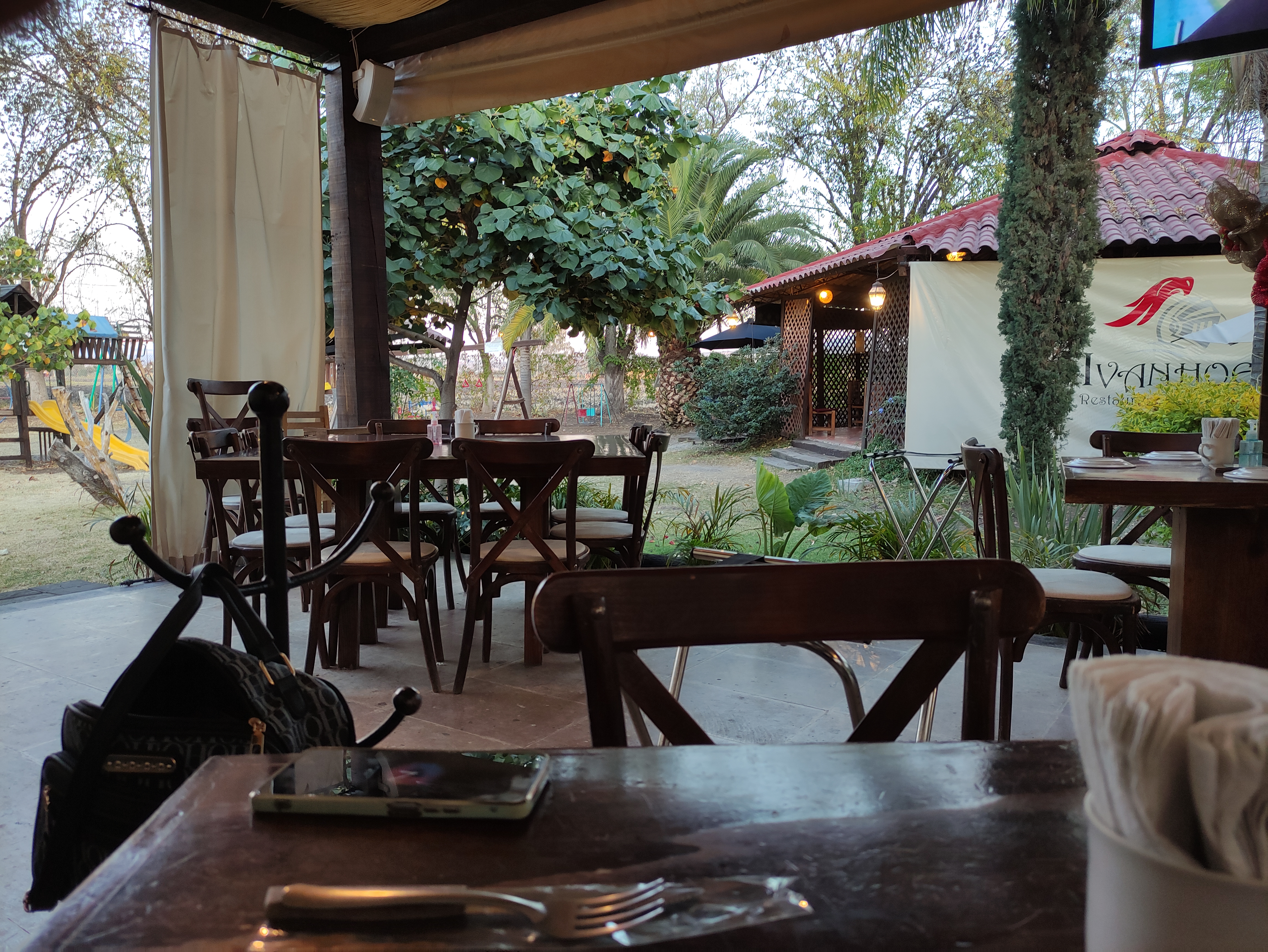 Ivanhoe Restaurante image 1