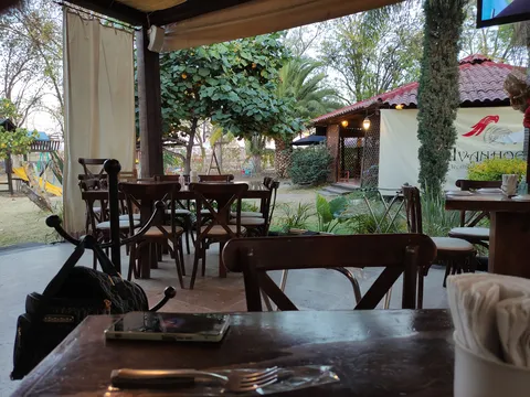 Ivanhoe Restaurante image 1