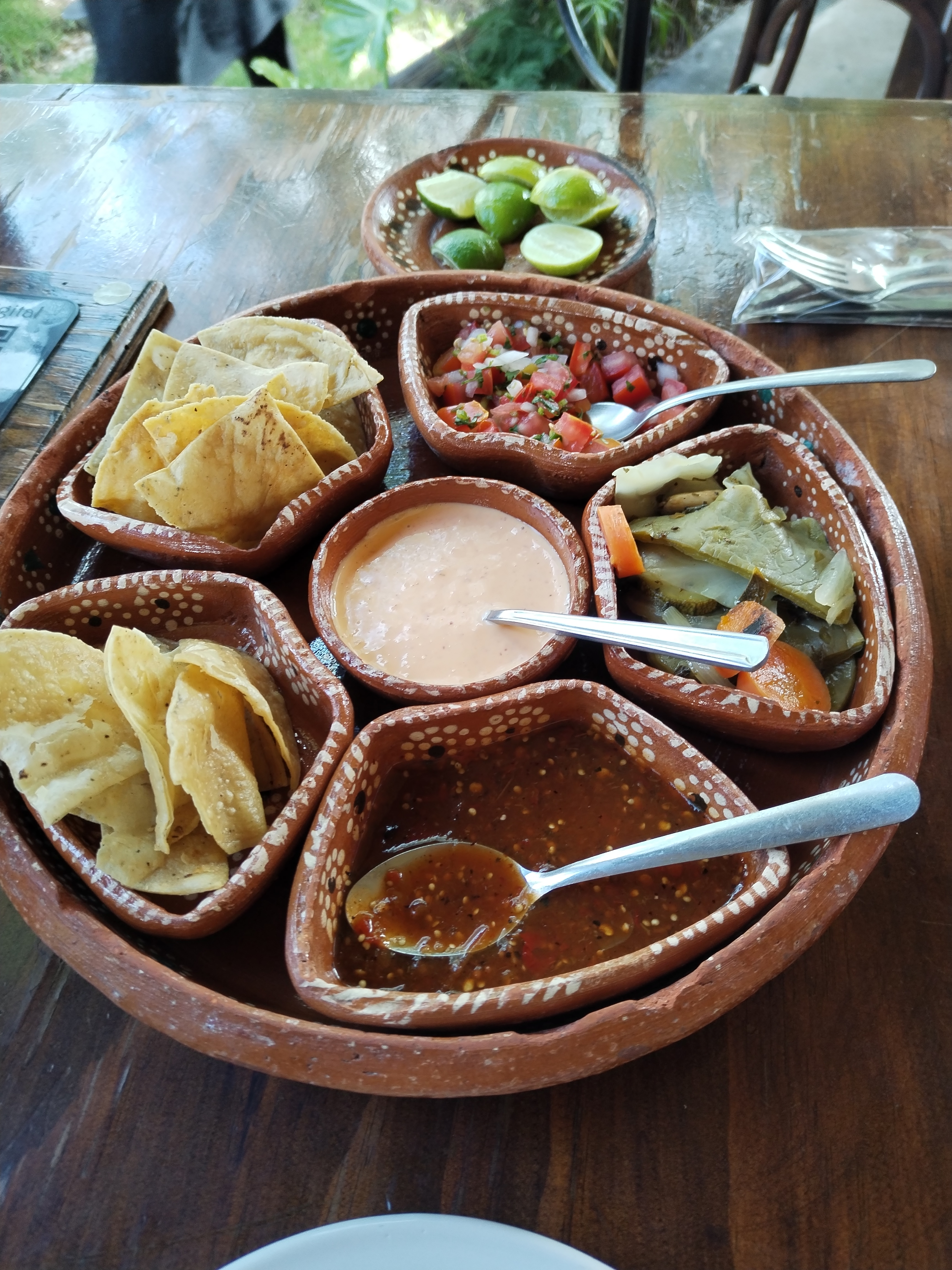 Ivanhoe Restaurante image 2