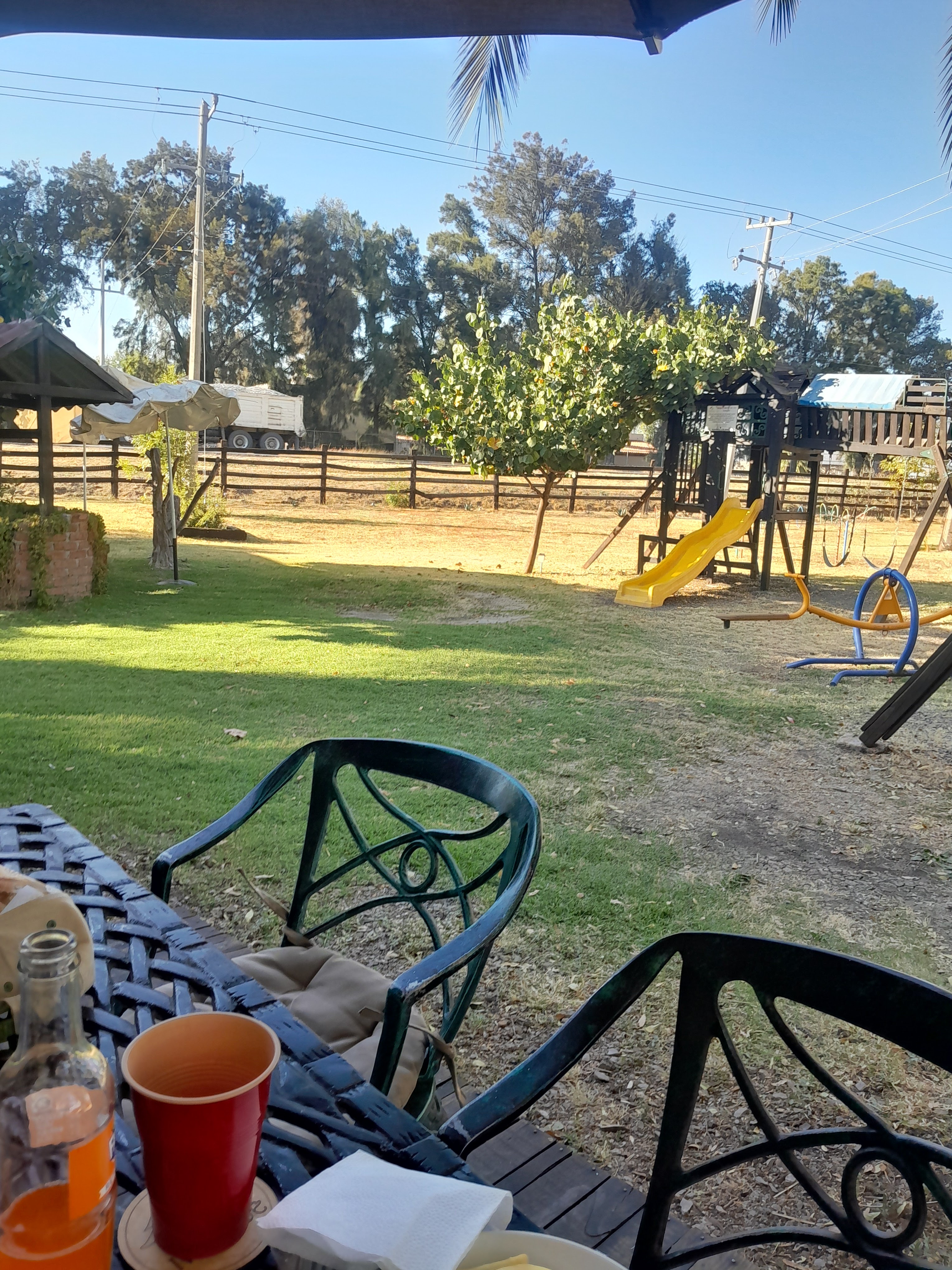 Ivanhoe Restaurante image 7