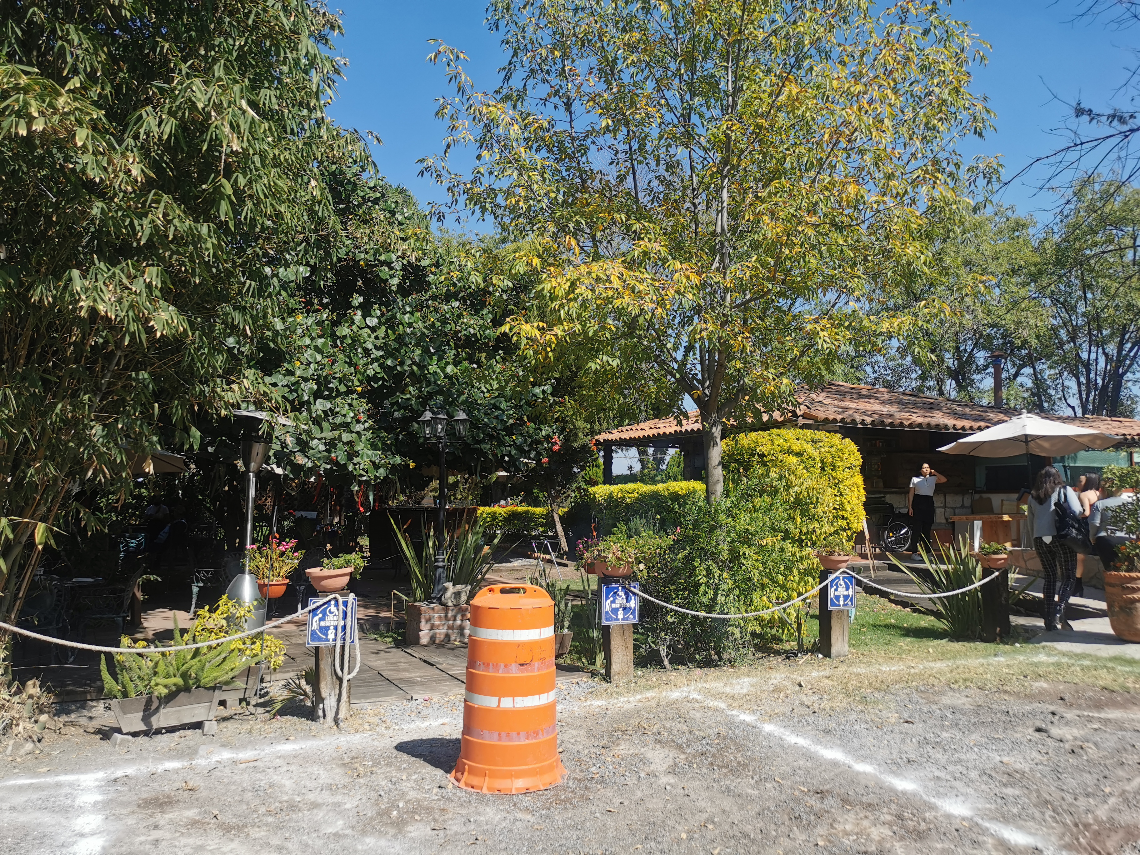 Ivanhoe Restaurante image 10