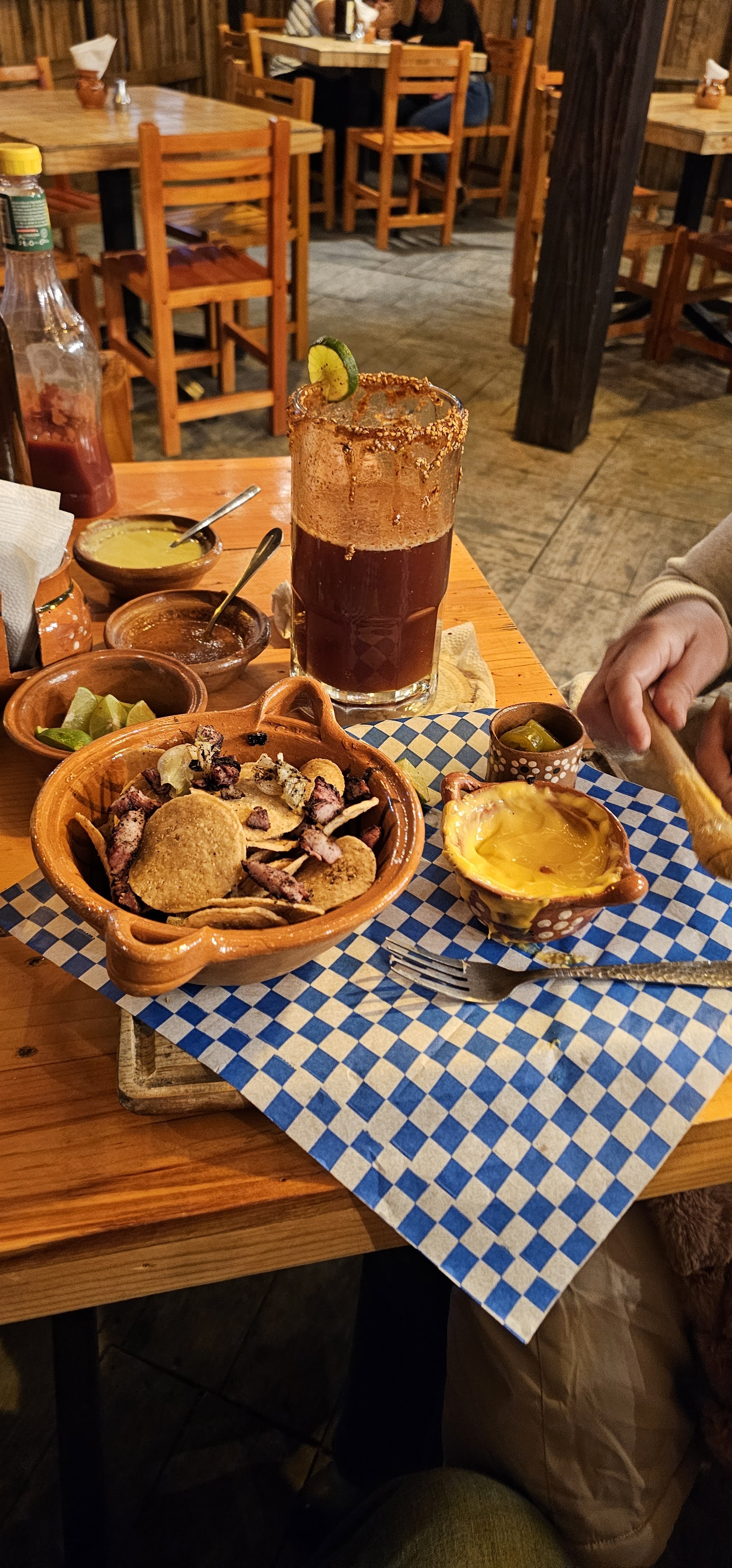 El Pariente Cantaritos image 2