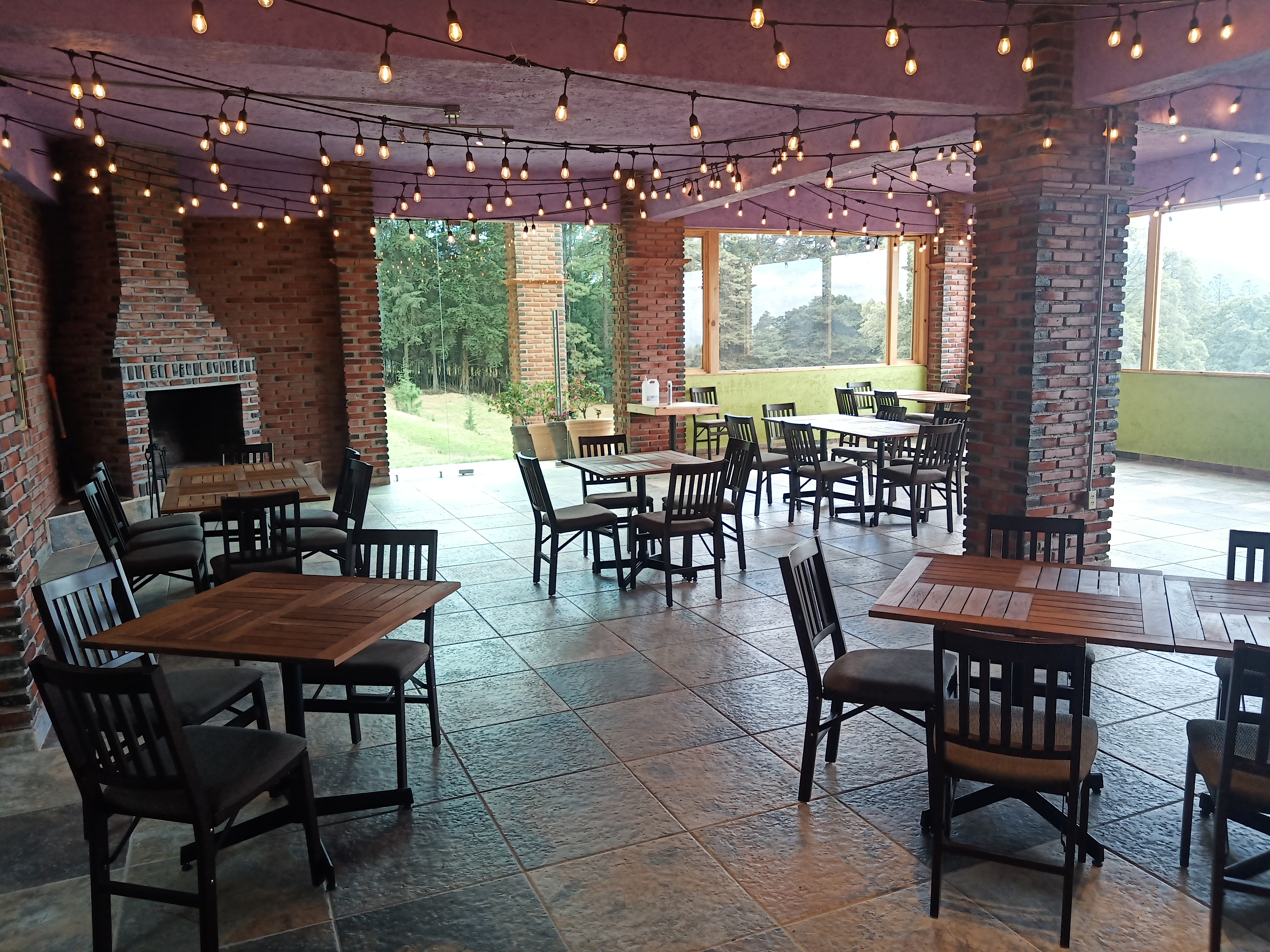 La Revolución Restaurante image 7