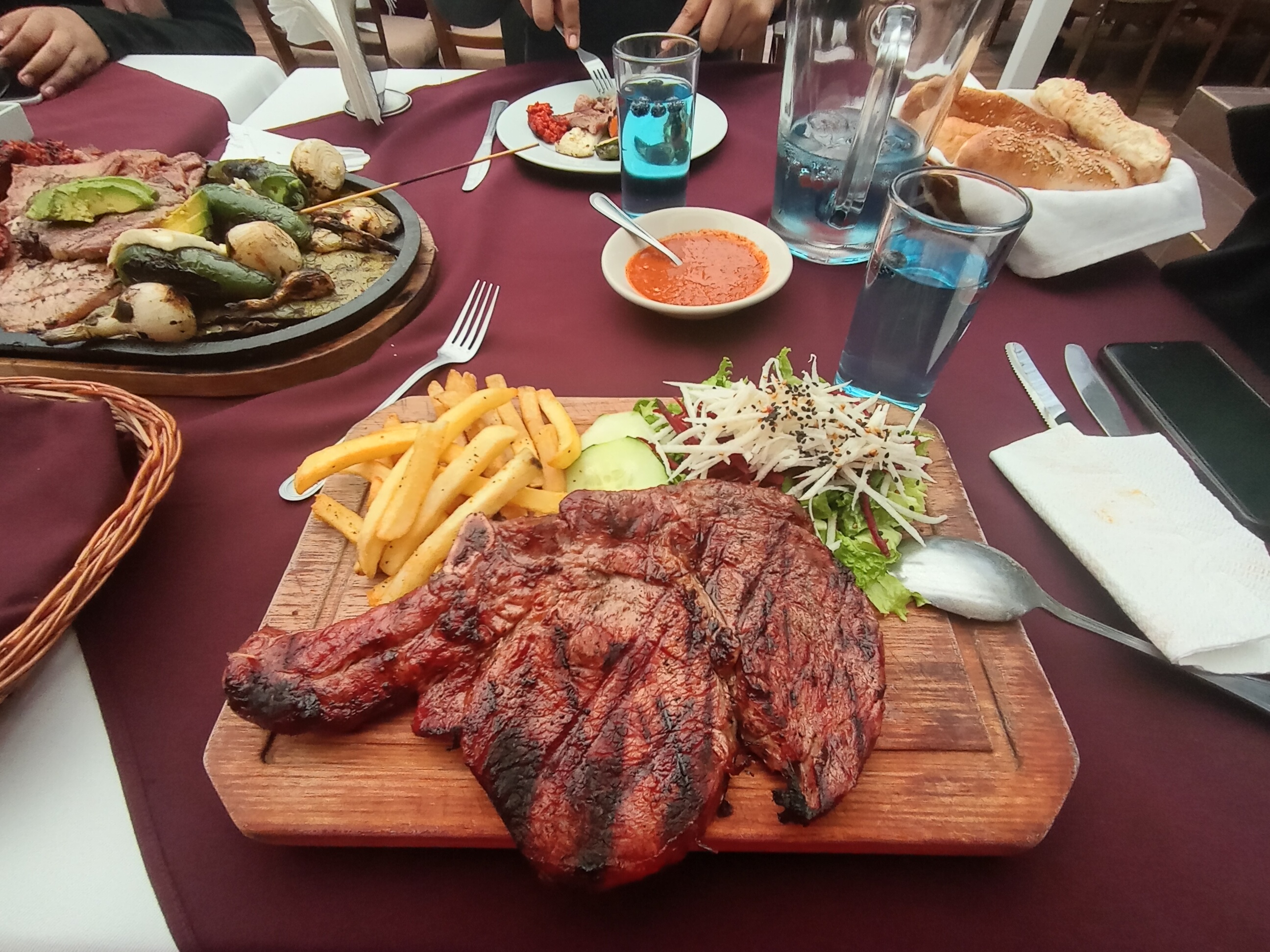 RESTAURANTE BAR LA MEDIA VUELTA image 3