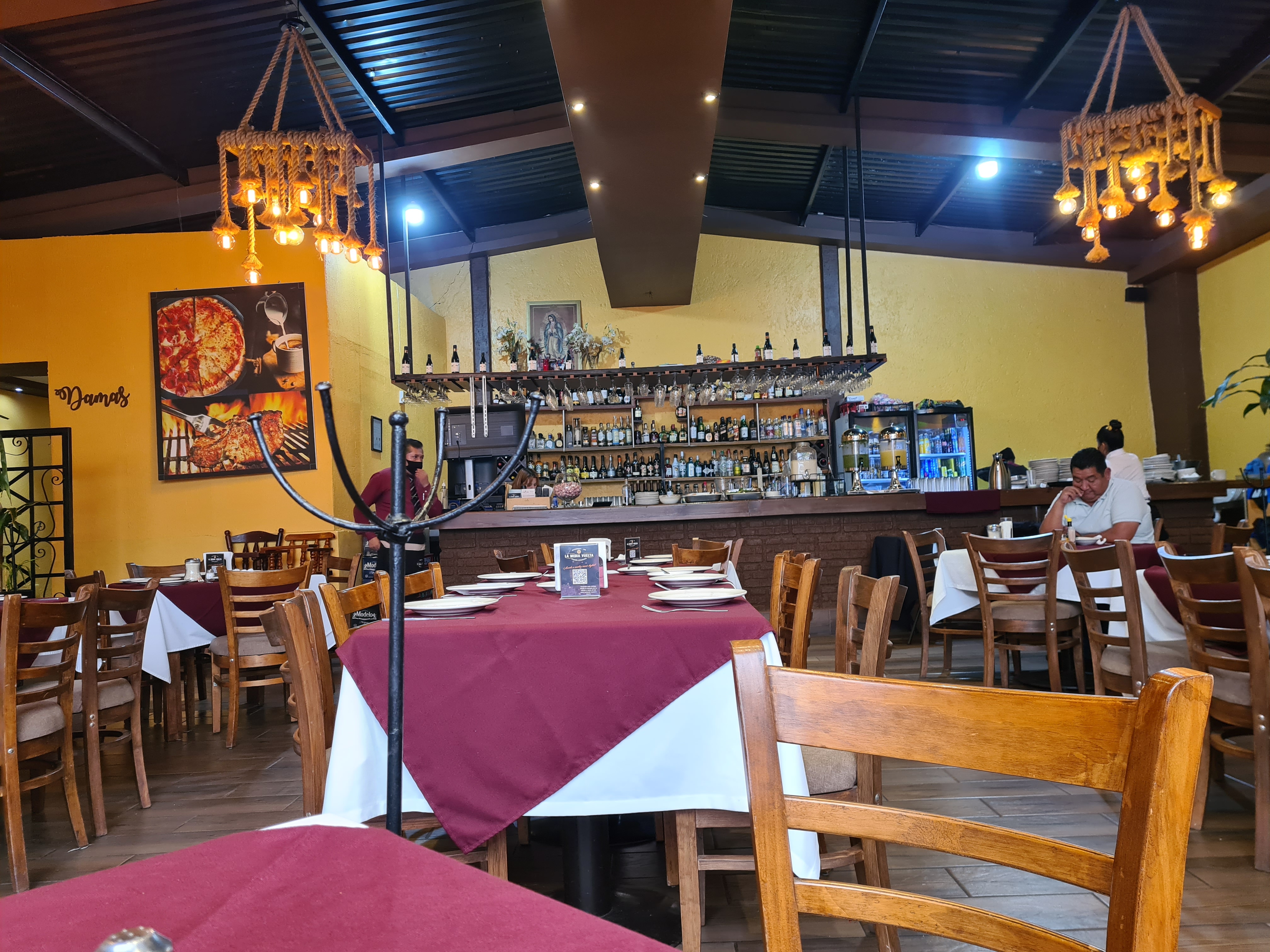 RESTAURANTE BAR LA MEDIA VUELTA image 4