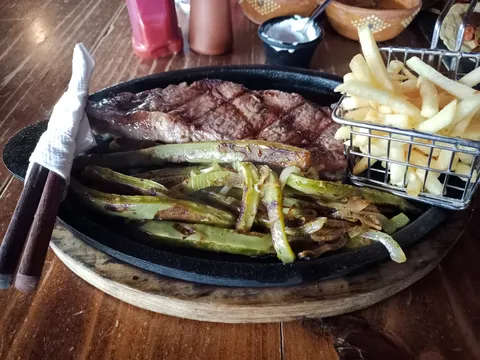 7 Vacas Grill & Bar image 1
