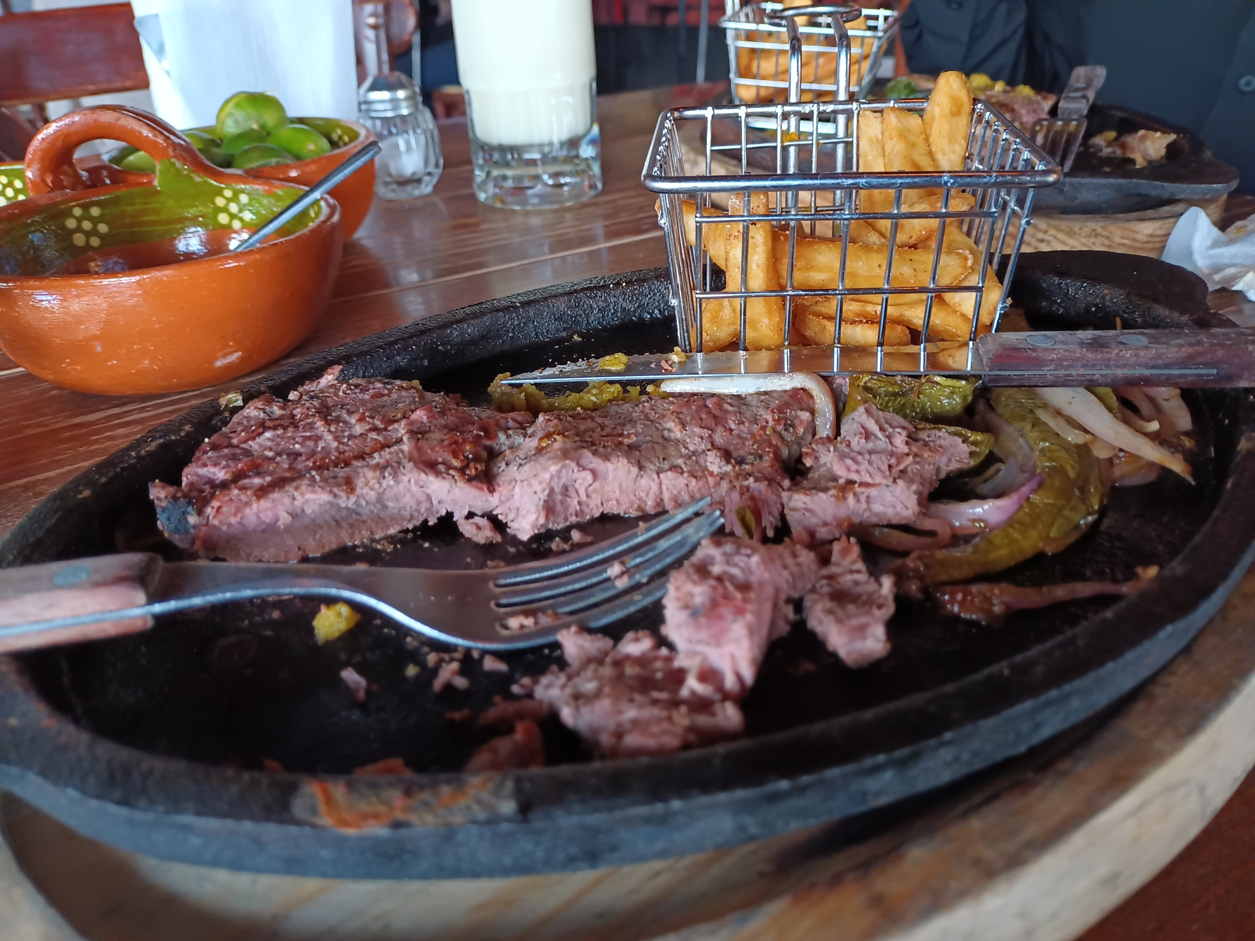 7 Vacas Grill & Bar image 3