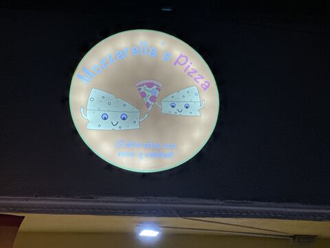 Mozzarella’s Pizza image 6