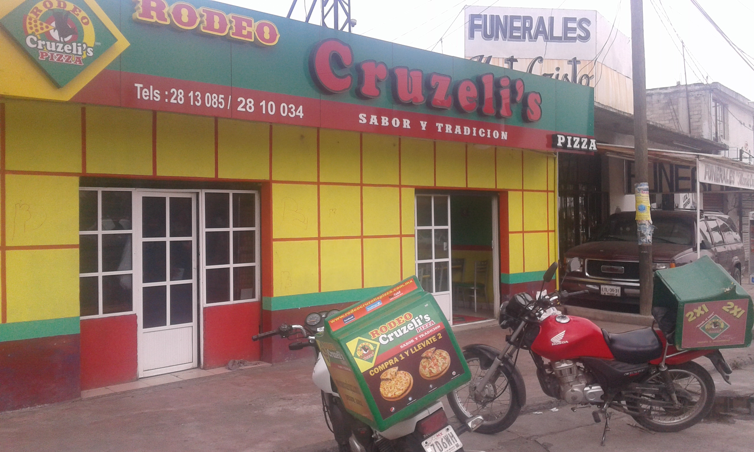 Rodeo Cruzeli's pizza image 6