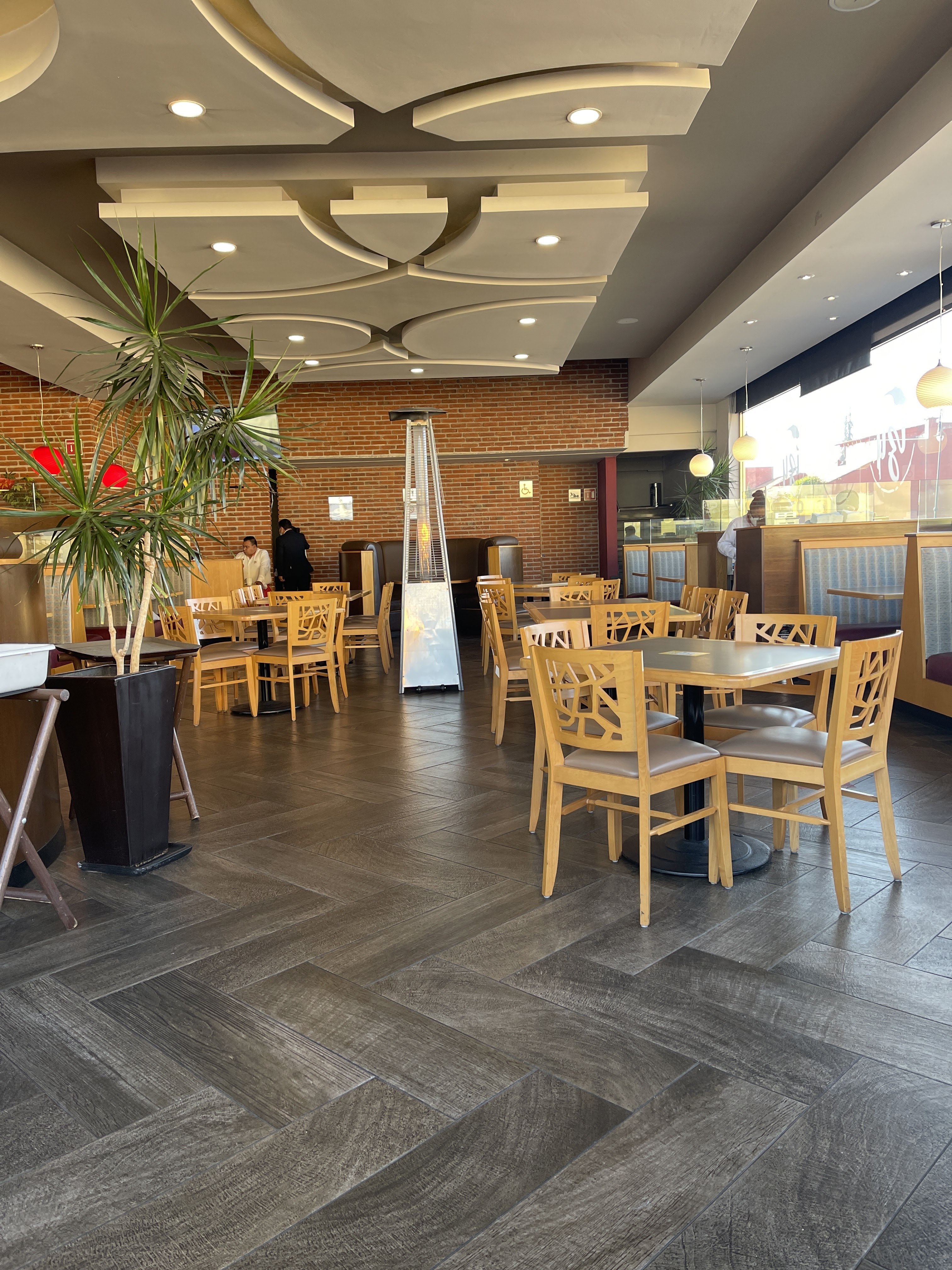 IZY restaurant image 1