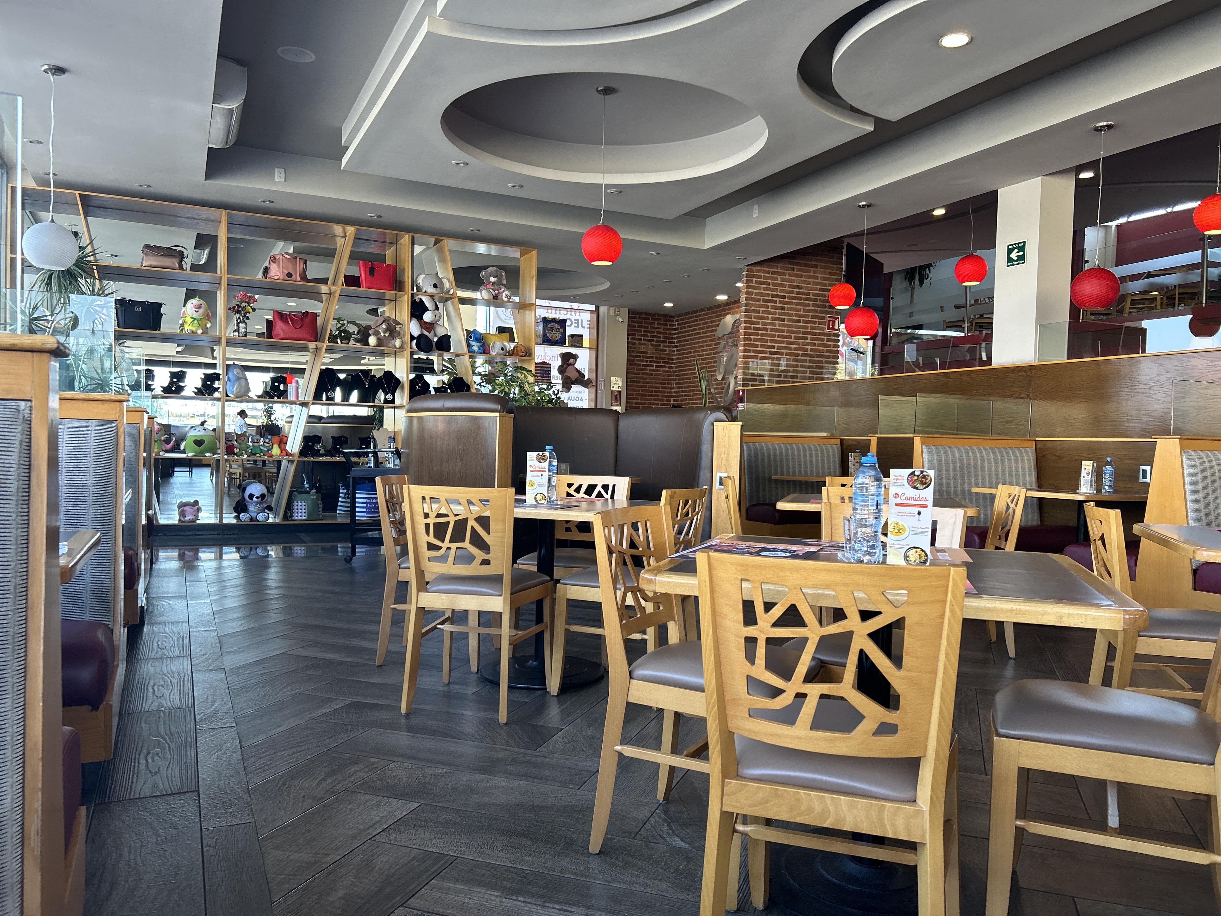 IZY restaurant image 5