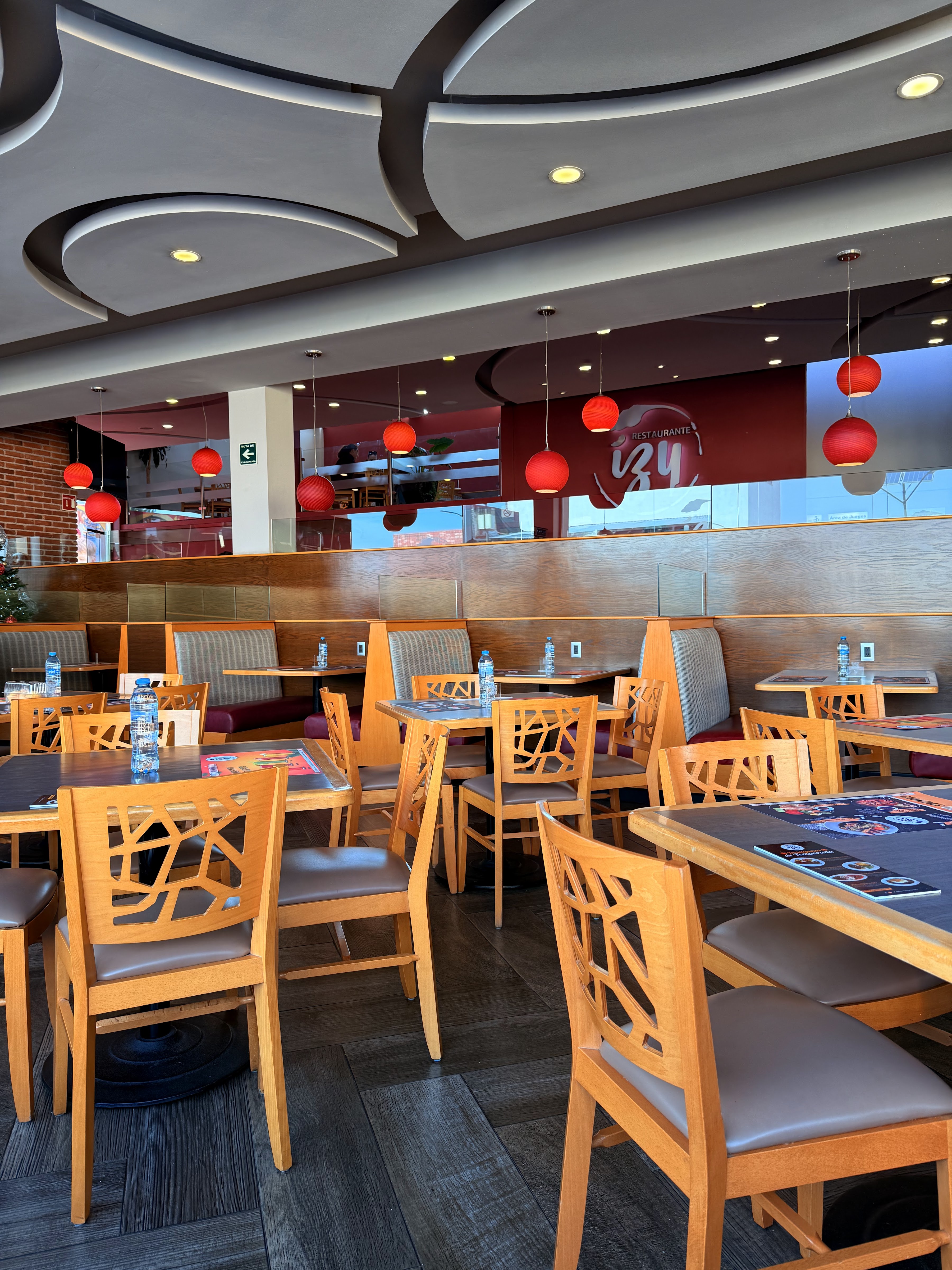 IZY restaurant image 8