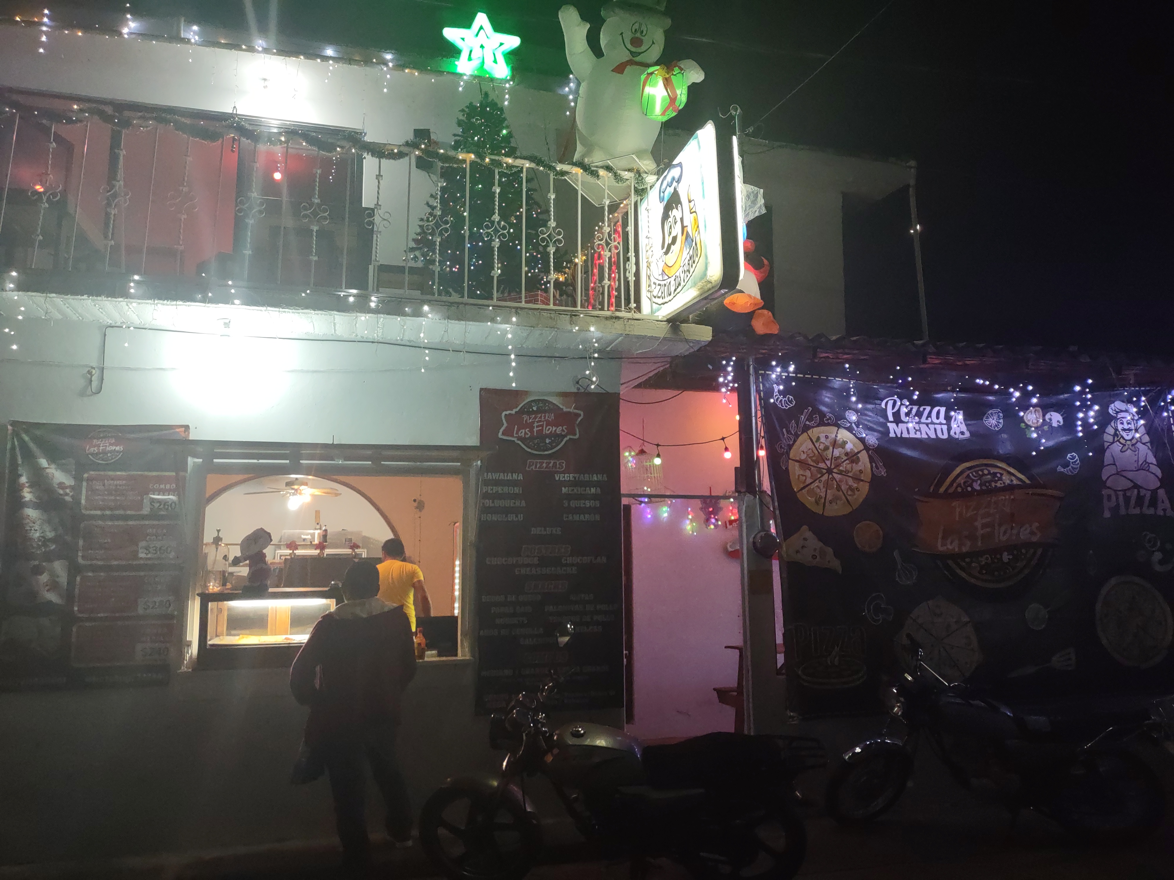 Pizzería las flores image 1