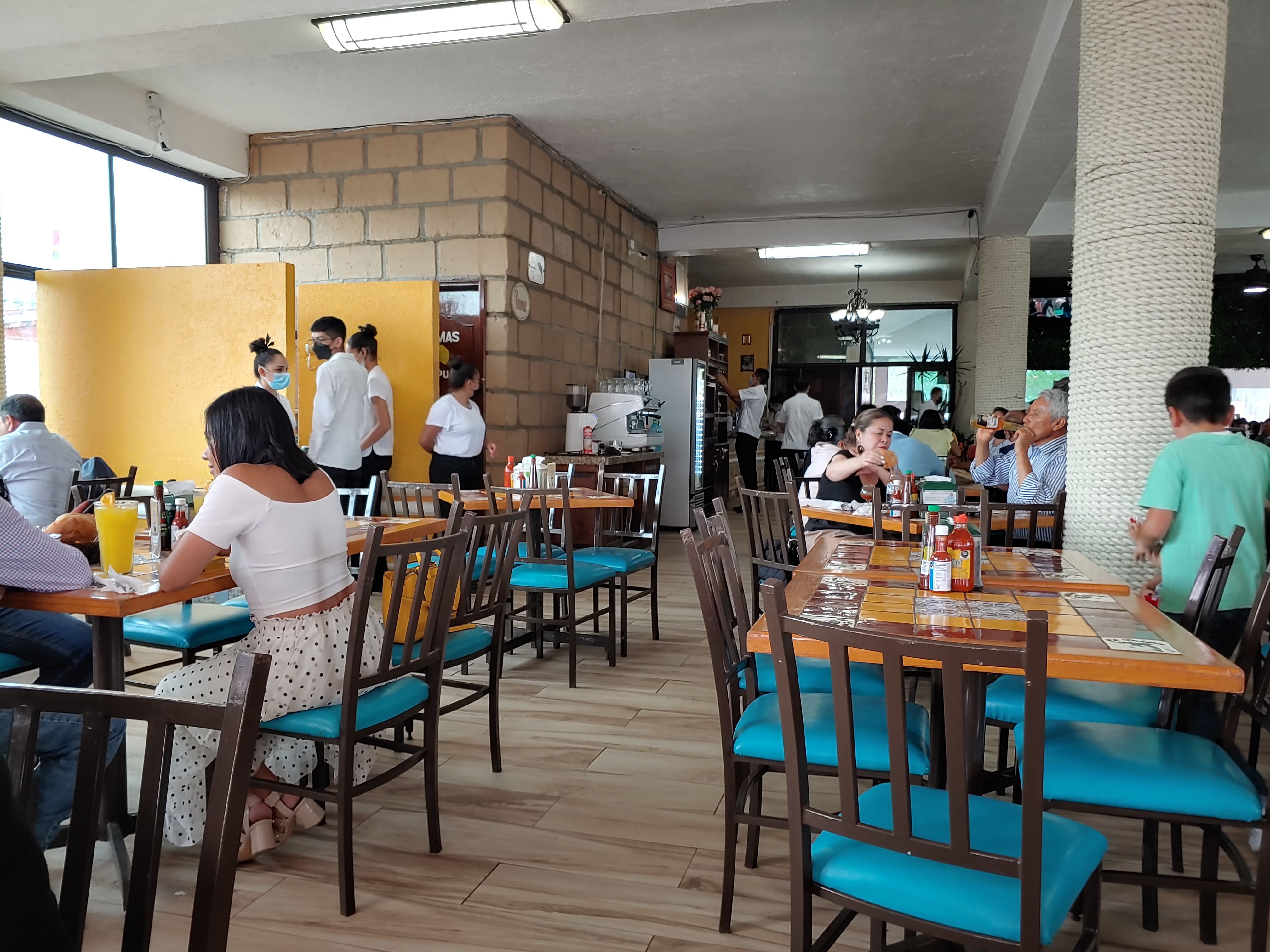 Mariscos El Delfín image 8