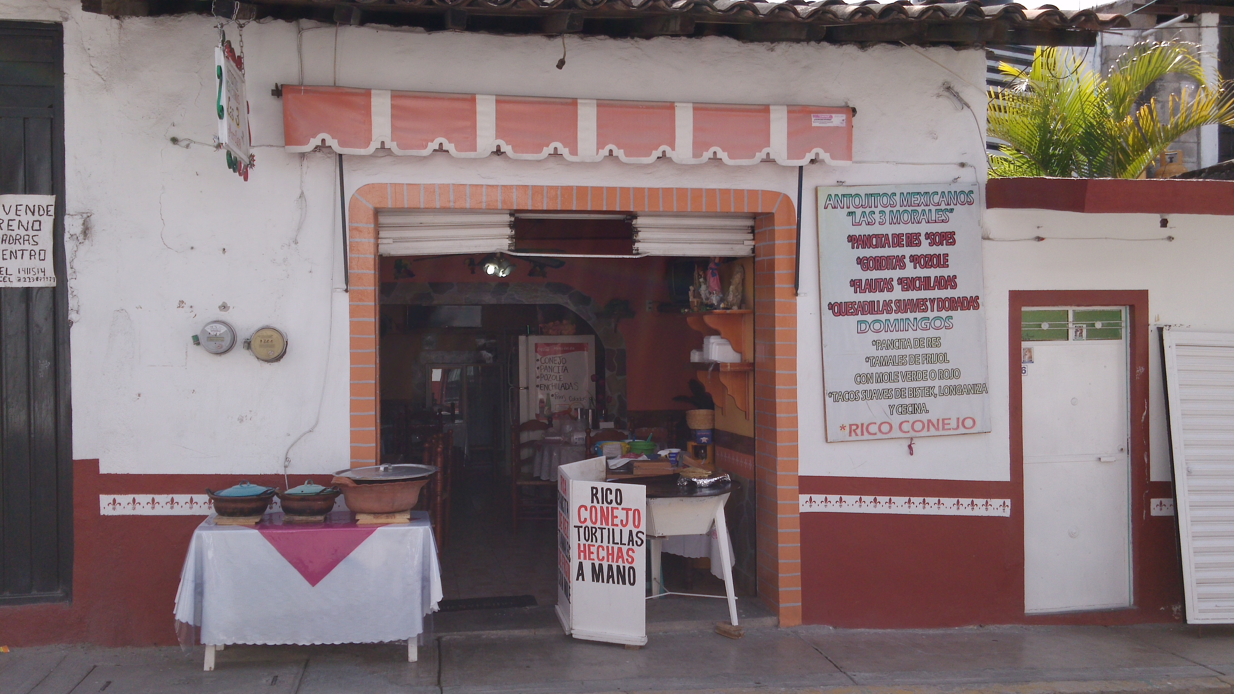 Antojitos Las Tres Morales image 3