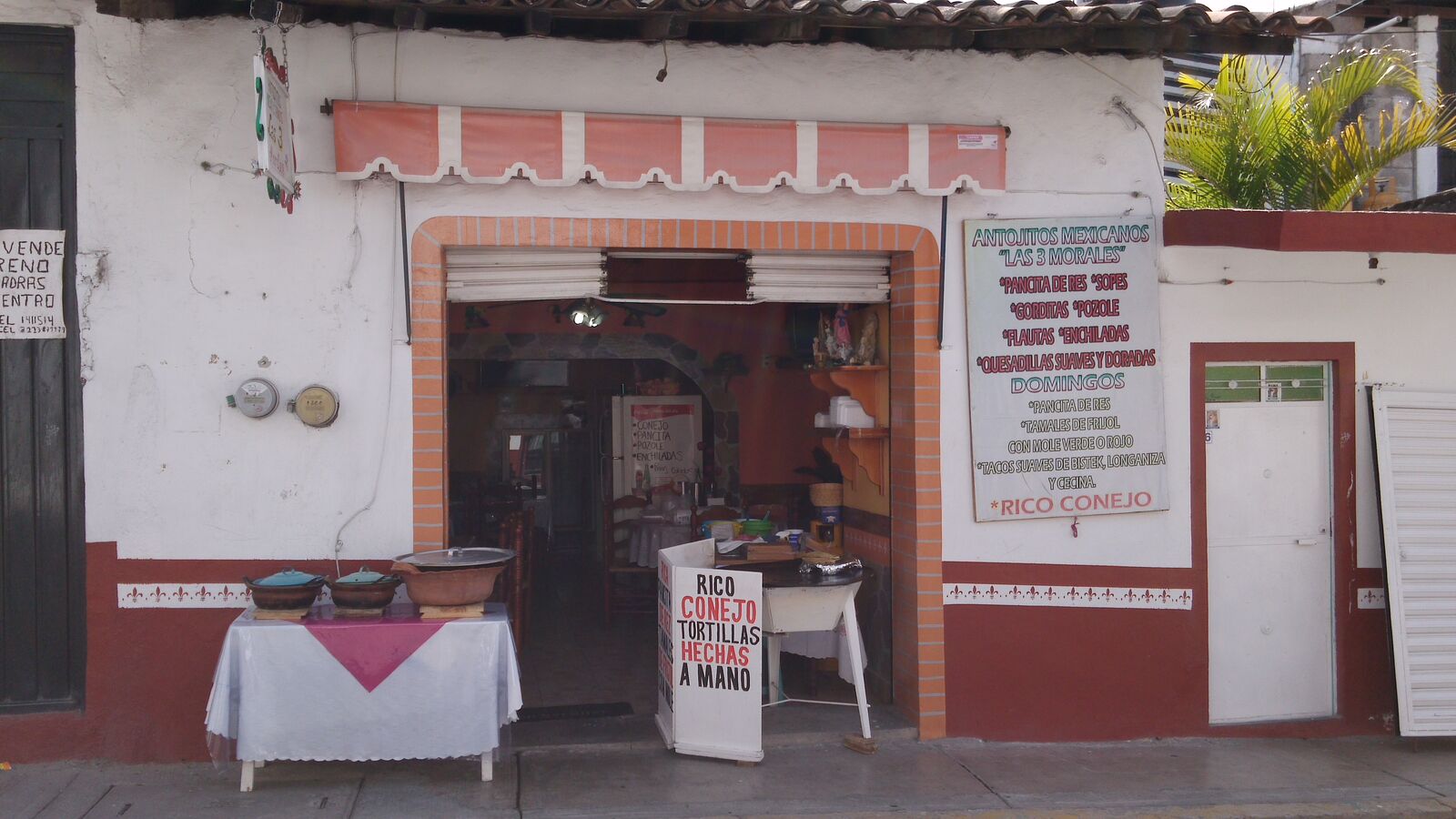 Antojitos Las Tres Morales image 3