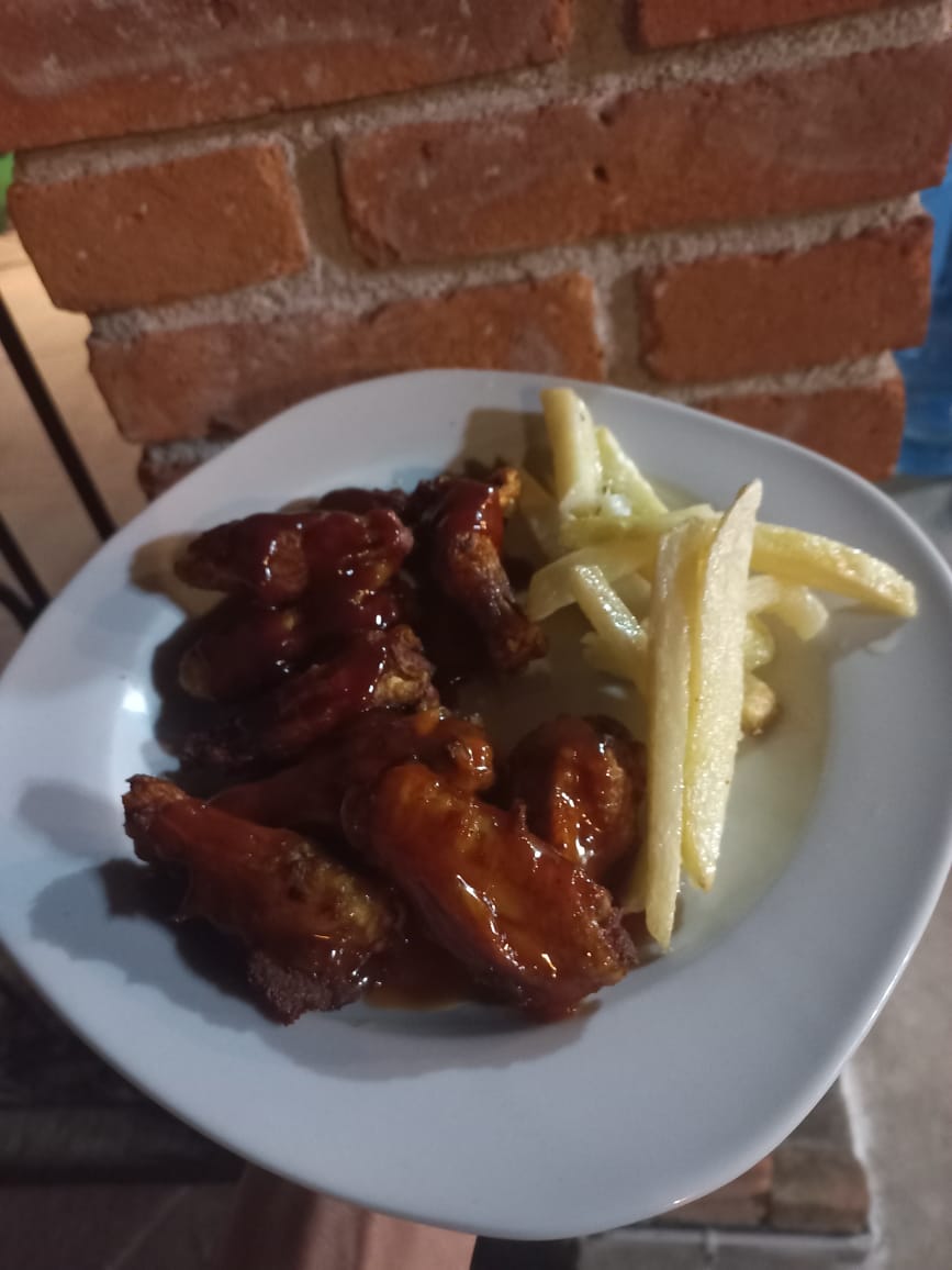 Los Güeros Grill&Wings image 4