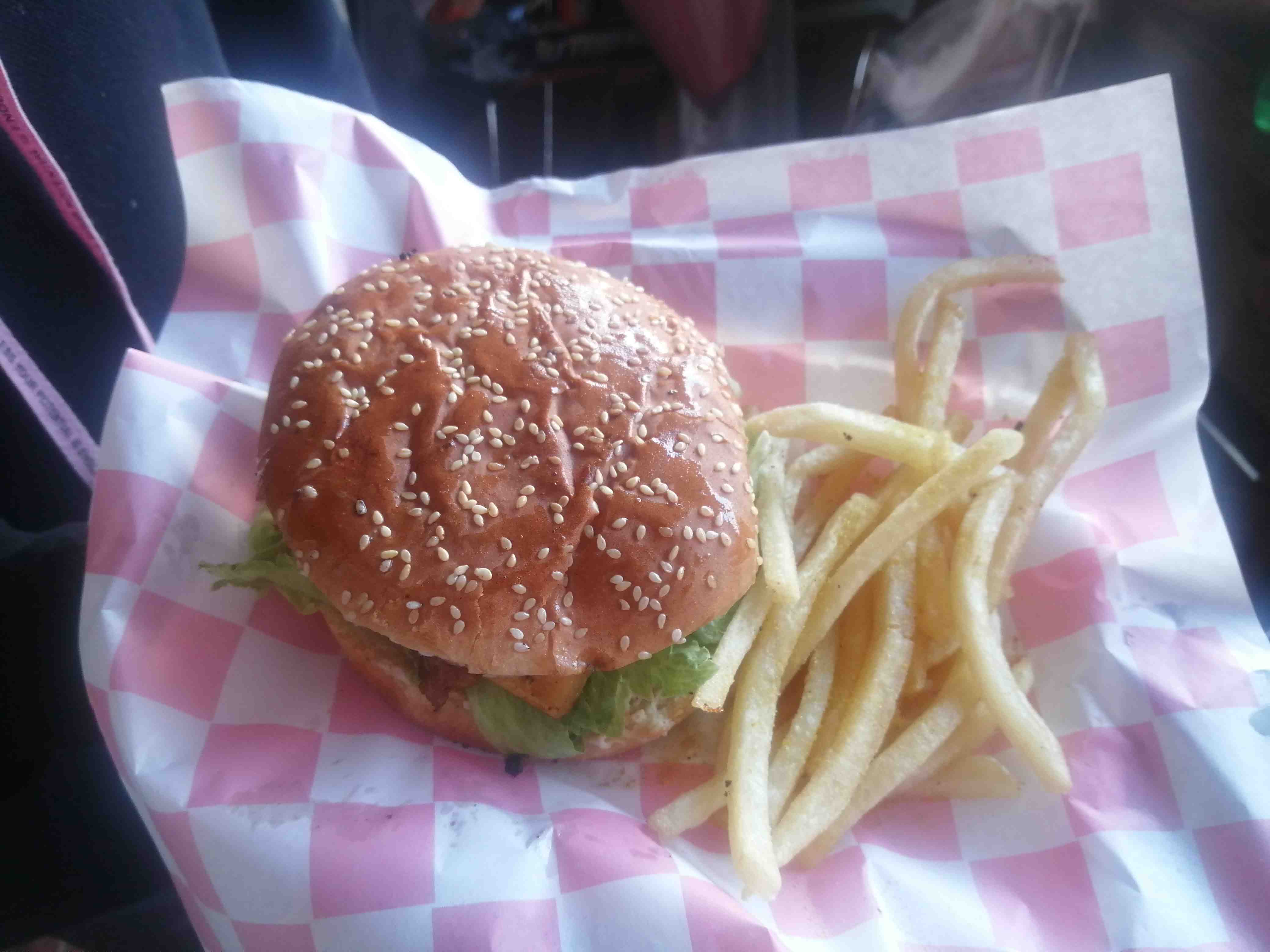 Los 3 Gallitos image 6