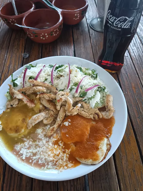 FLOR TENEK CUISINE image 3