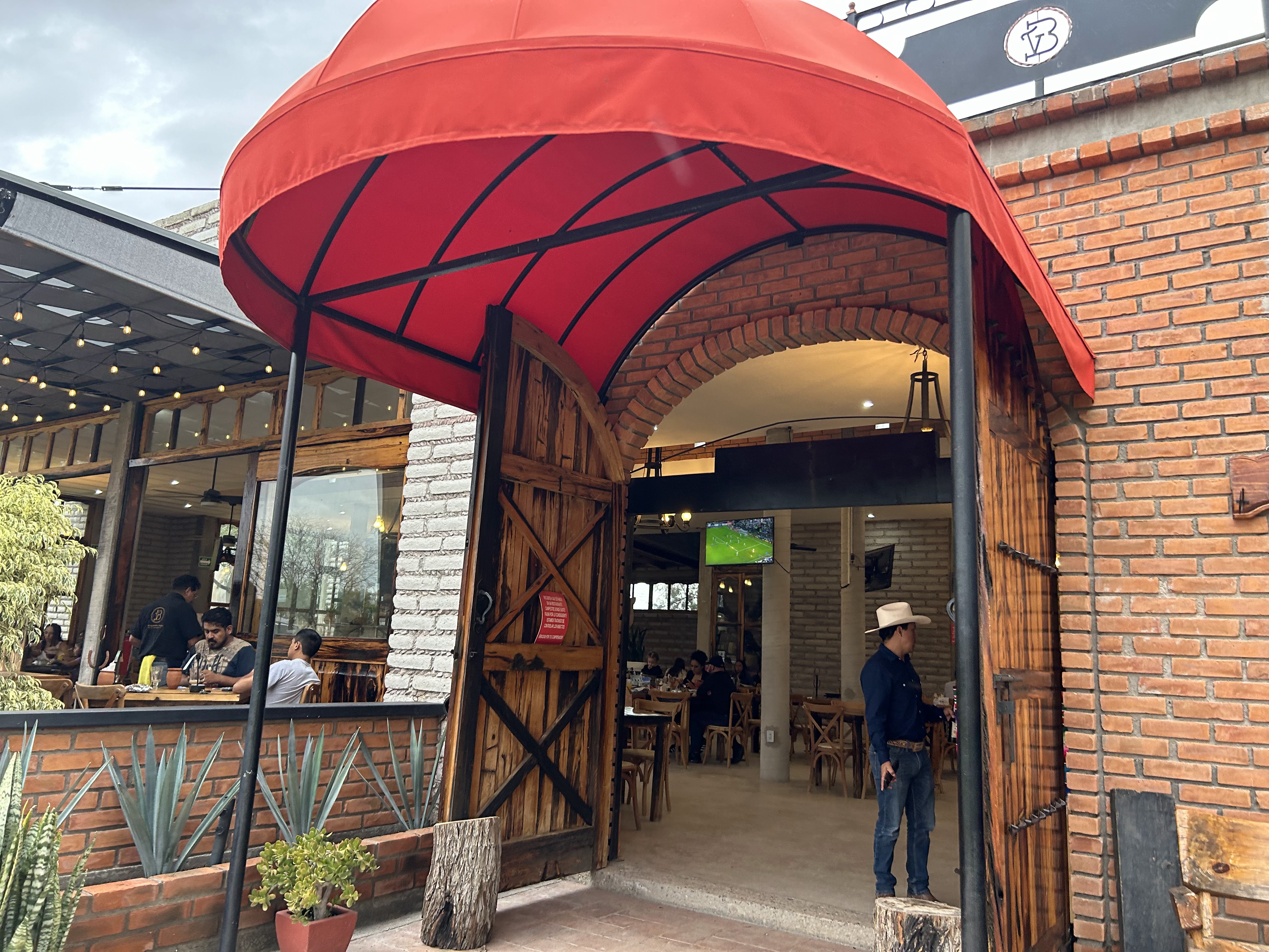 Mi Querido Viejo Restaurante image 1