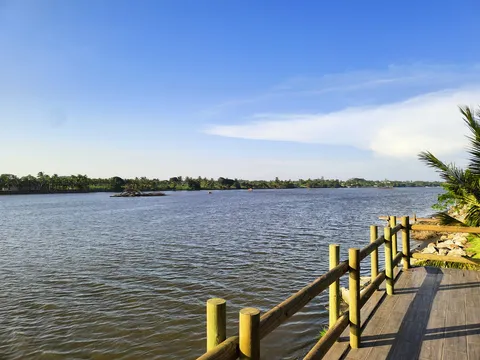 Riverside Restaurant image 3