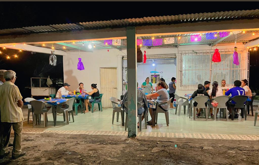 TAQUERIA LOS PLEBES image 3