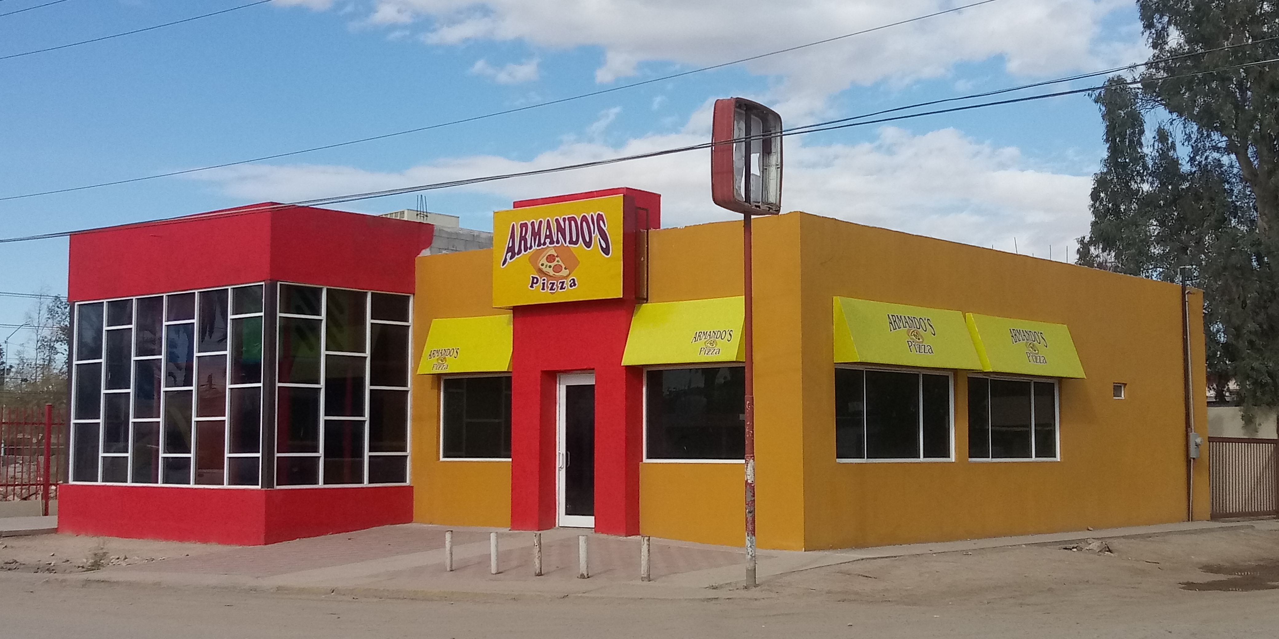 Armandos Pizzas image 1