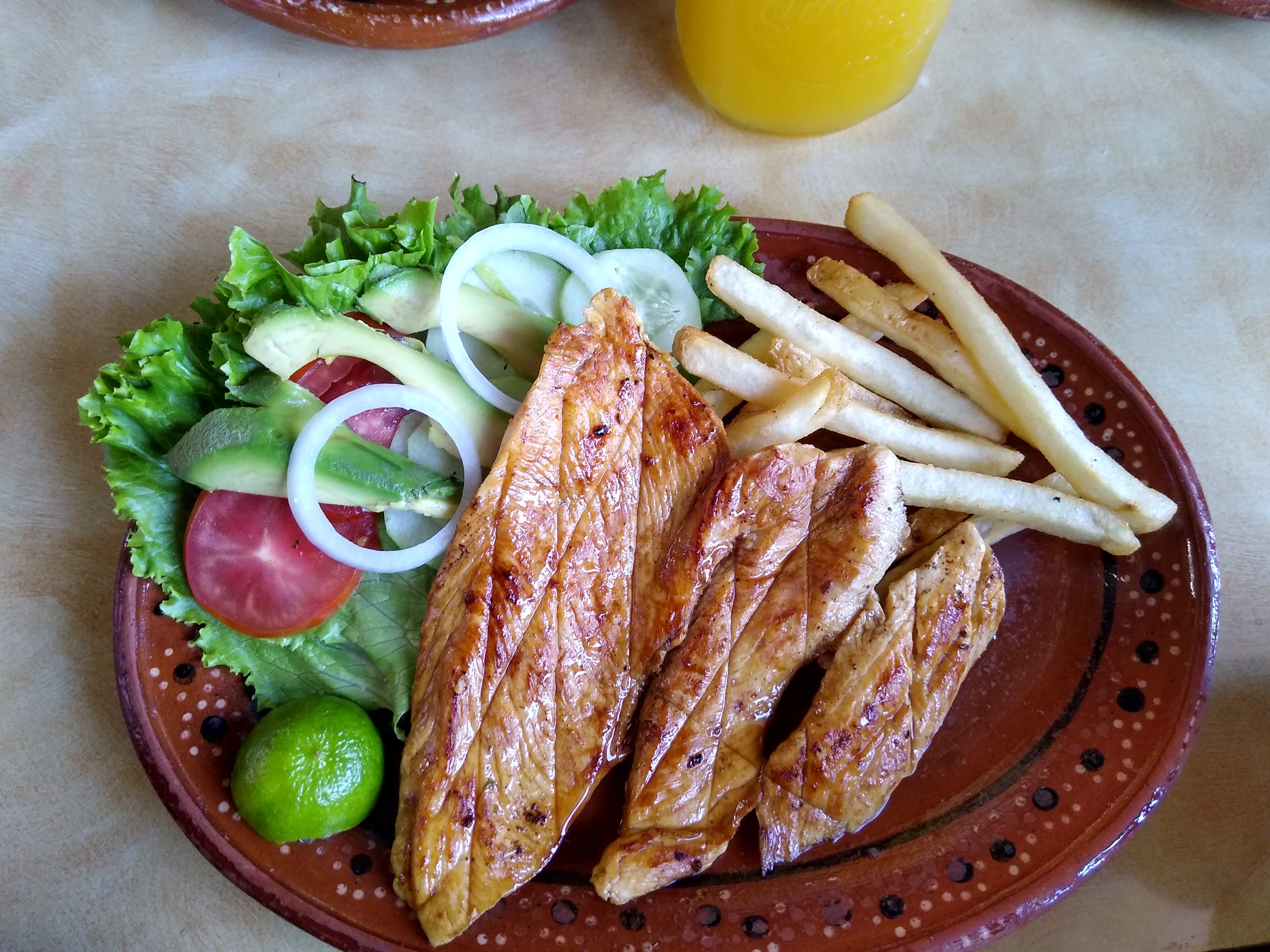 Restaurante las tejas image 3