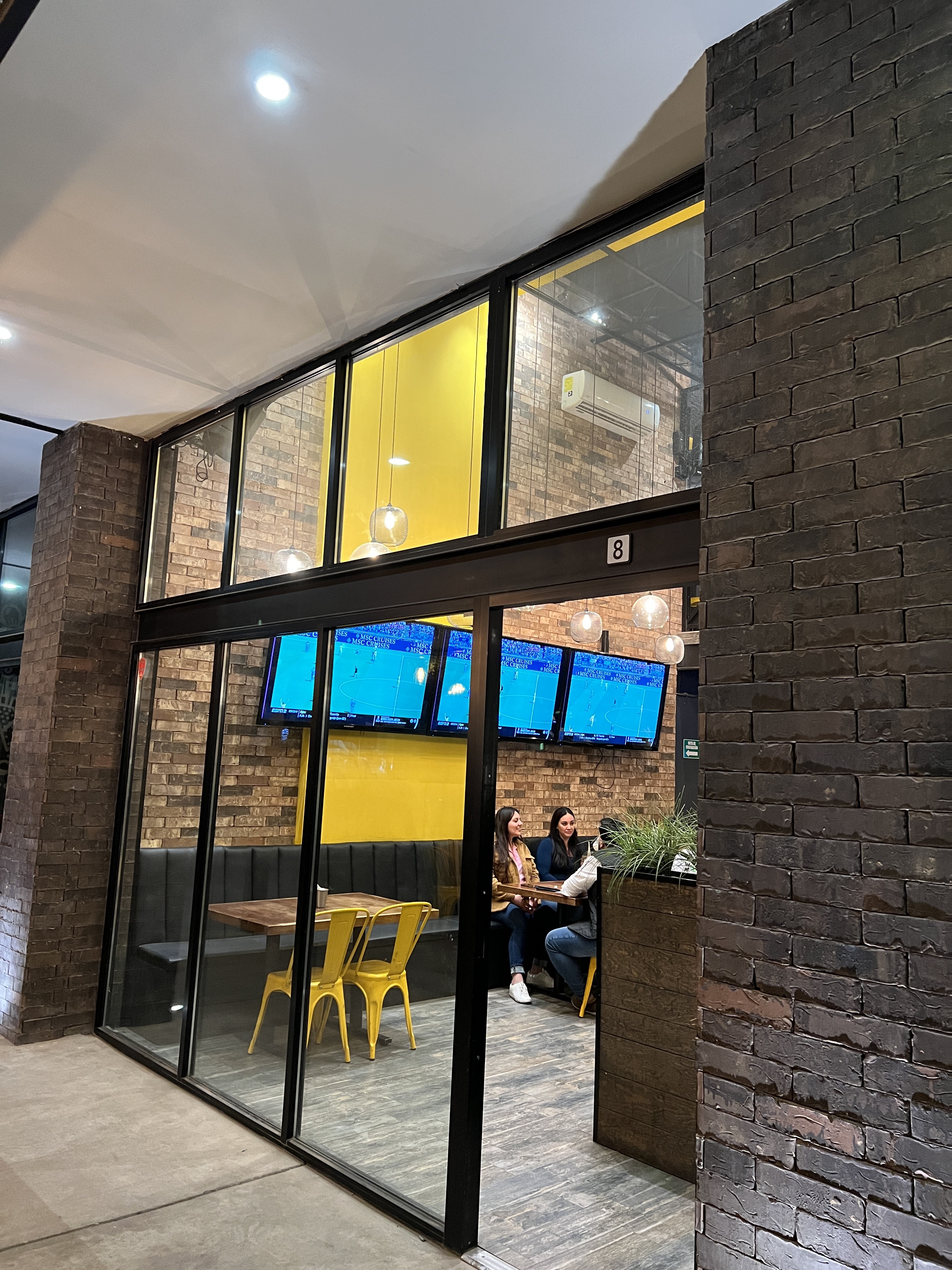 Los Bandidos Kitchen Bar image 1