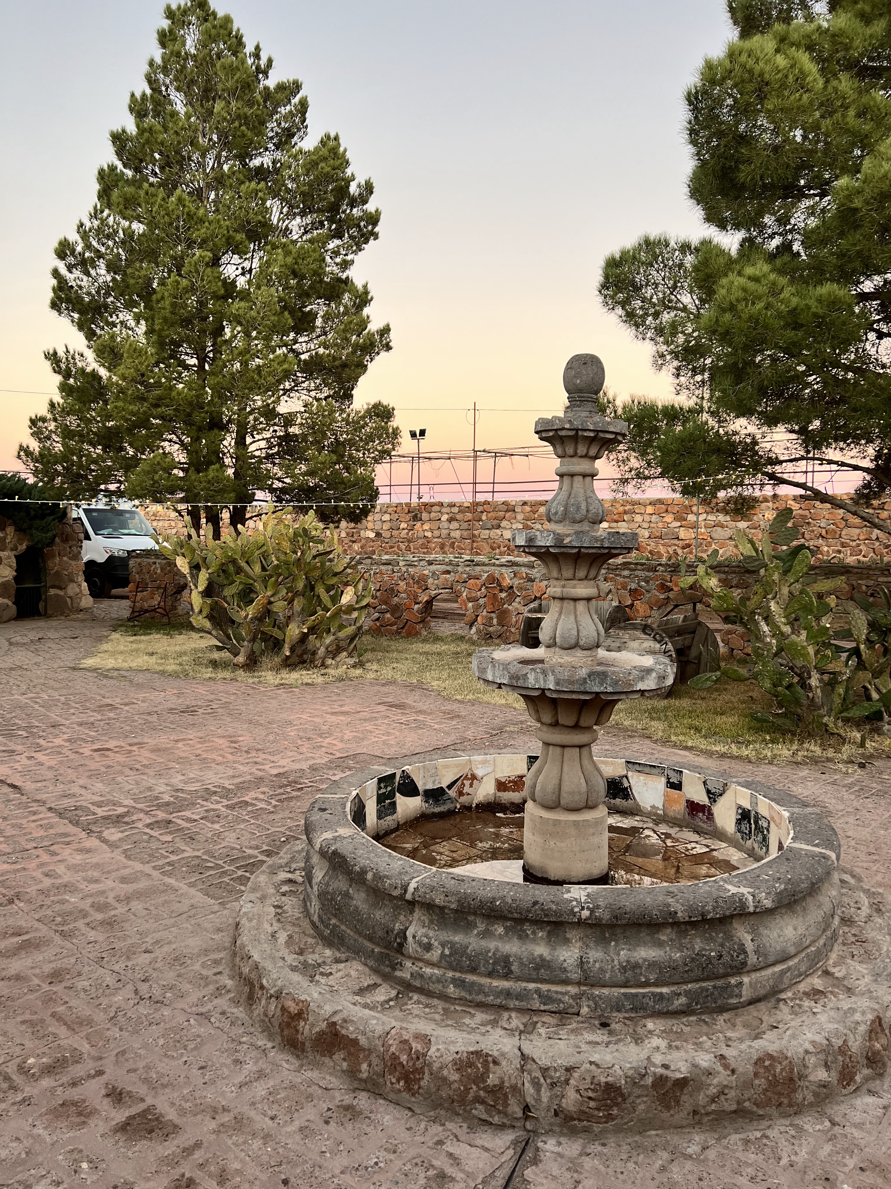 Pistoleros Restaurant image 4