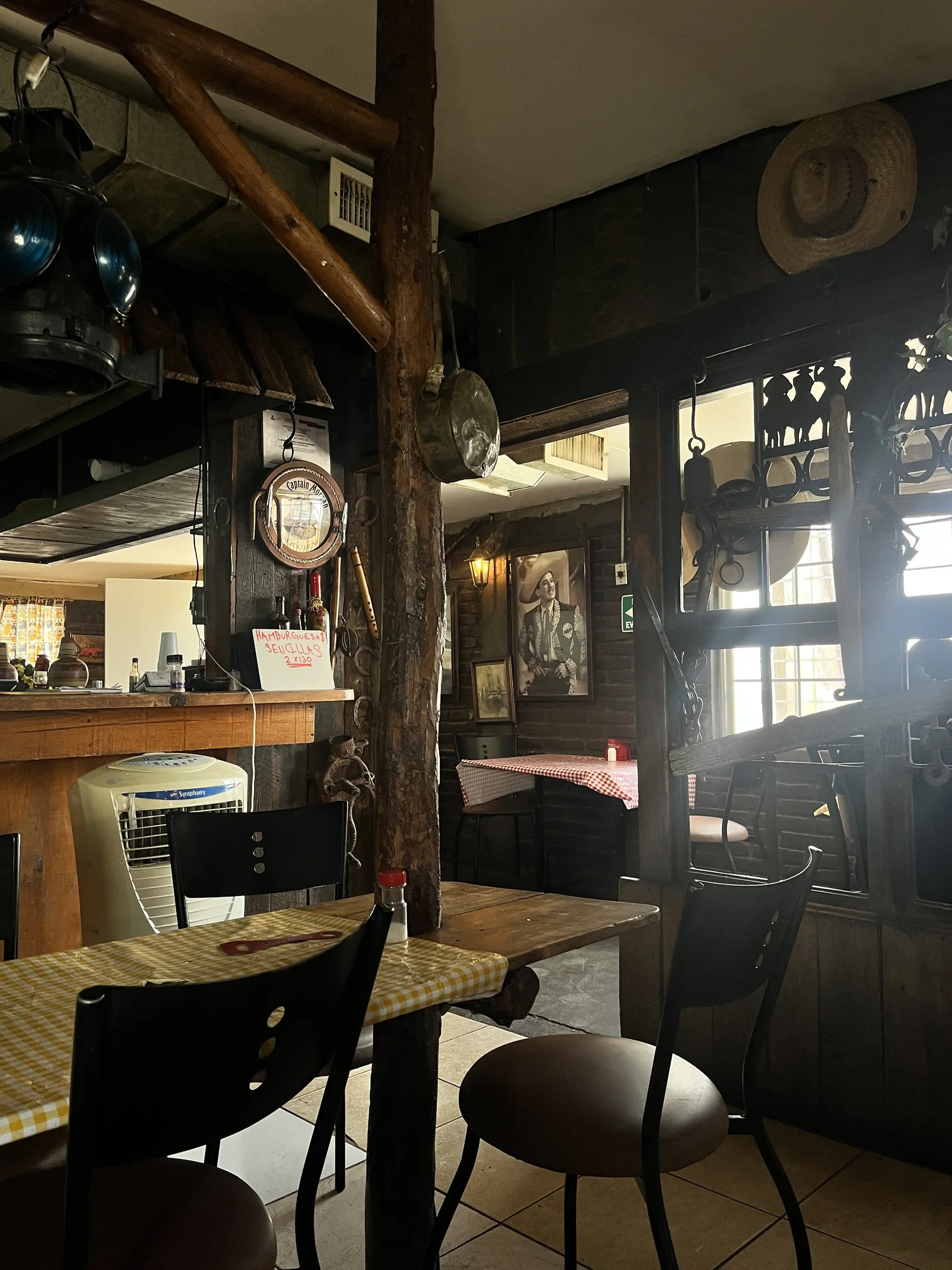 Cuatreros Restaurant image 1