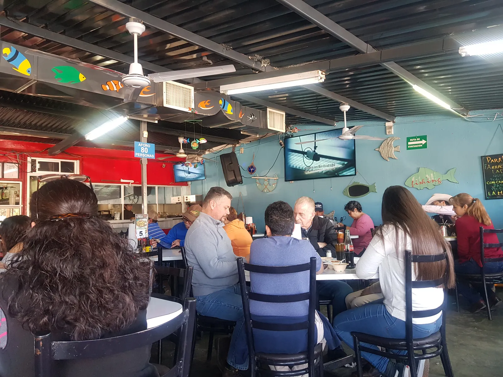 Las Palmas Coctelería image 1