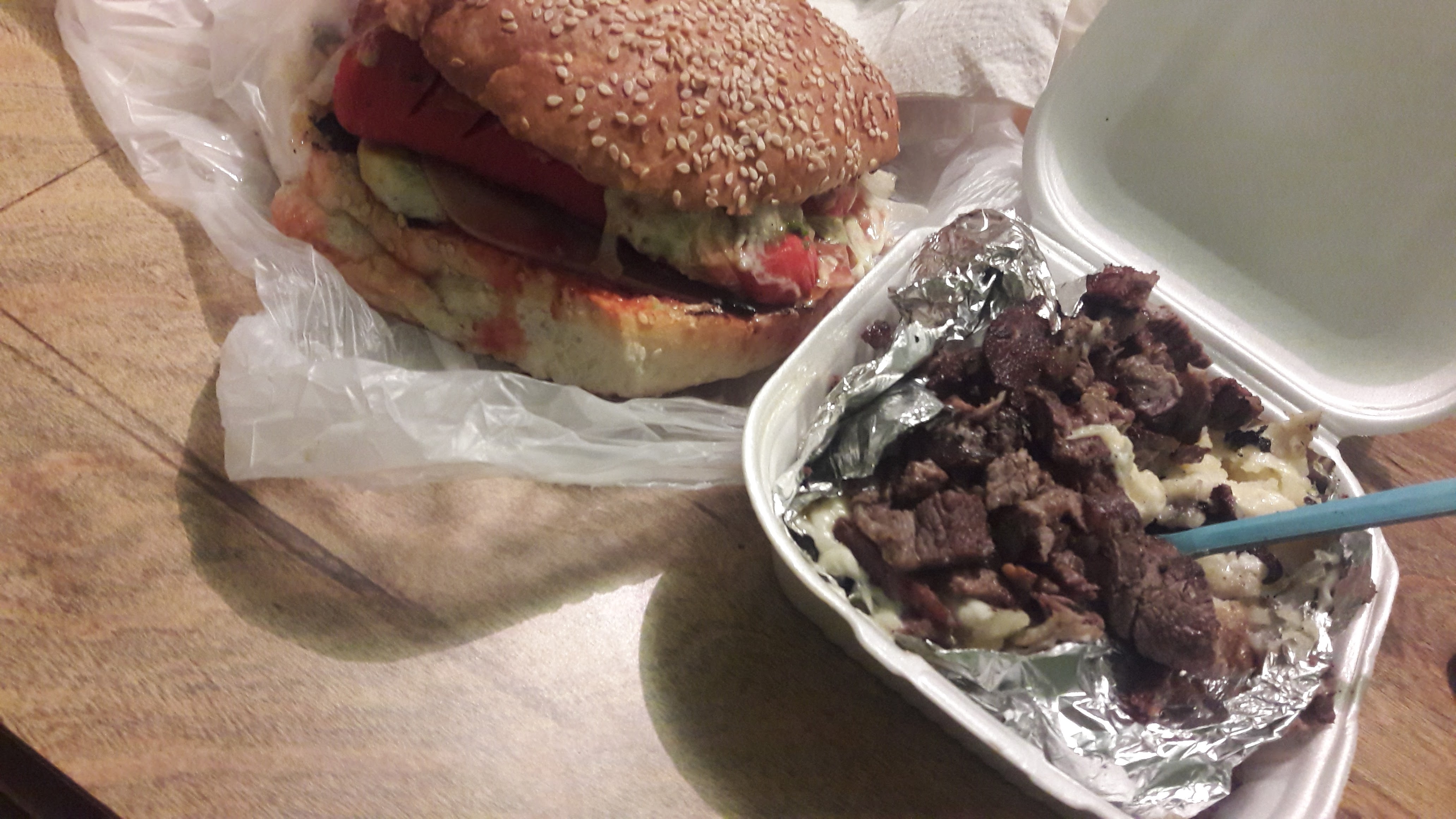 Dheli Burgers image 1