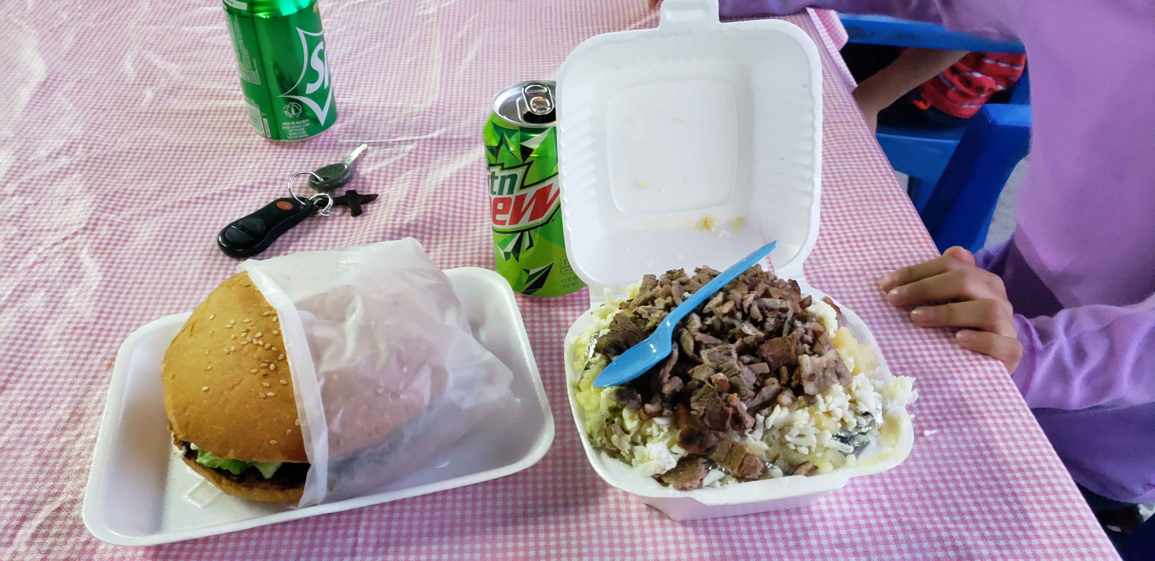 Dheli Burgers image 2