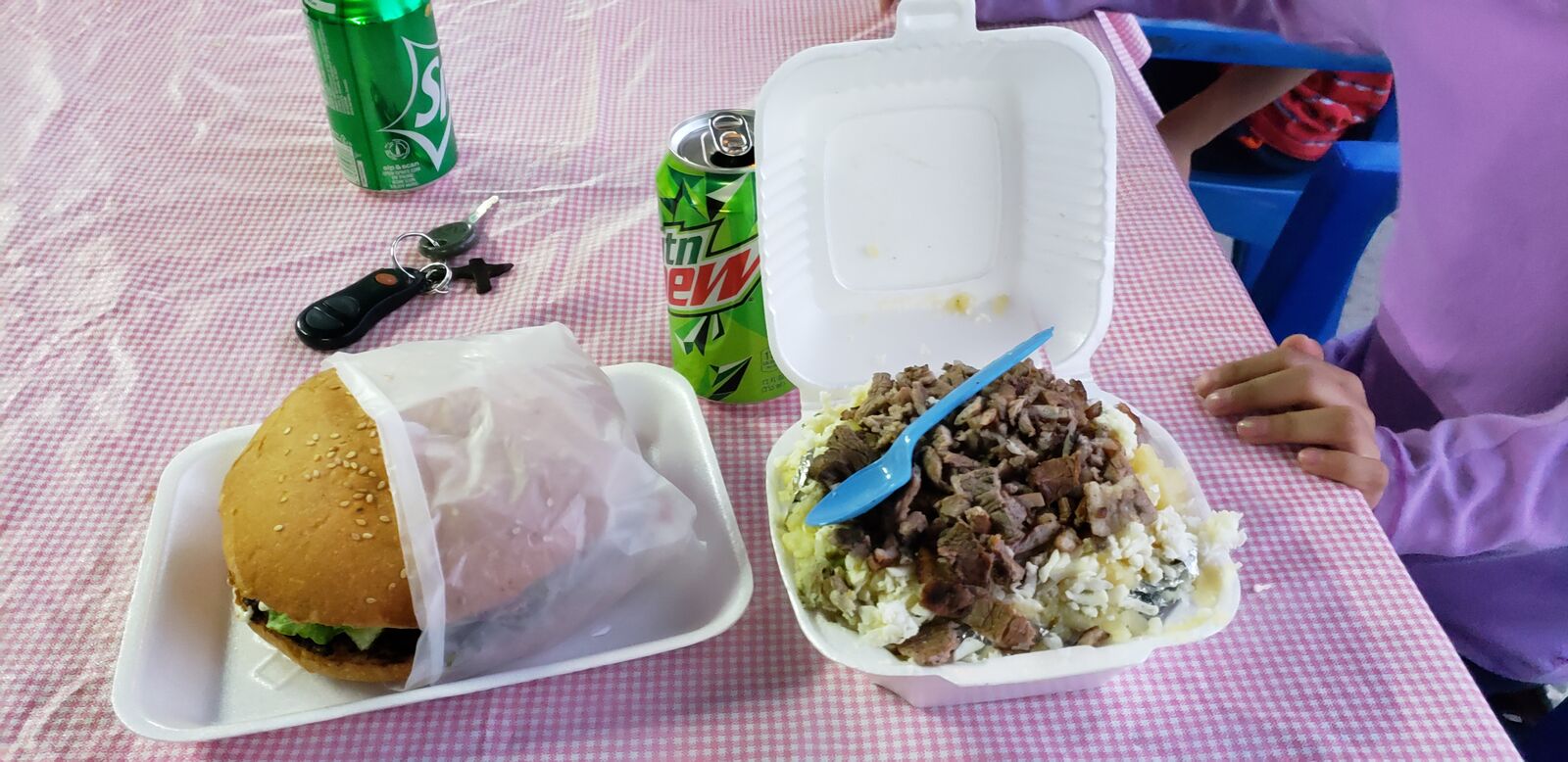 Dheli Burgers image 2