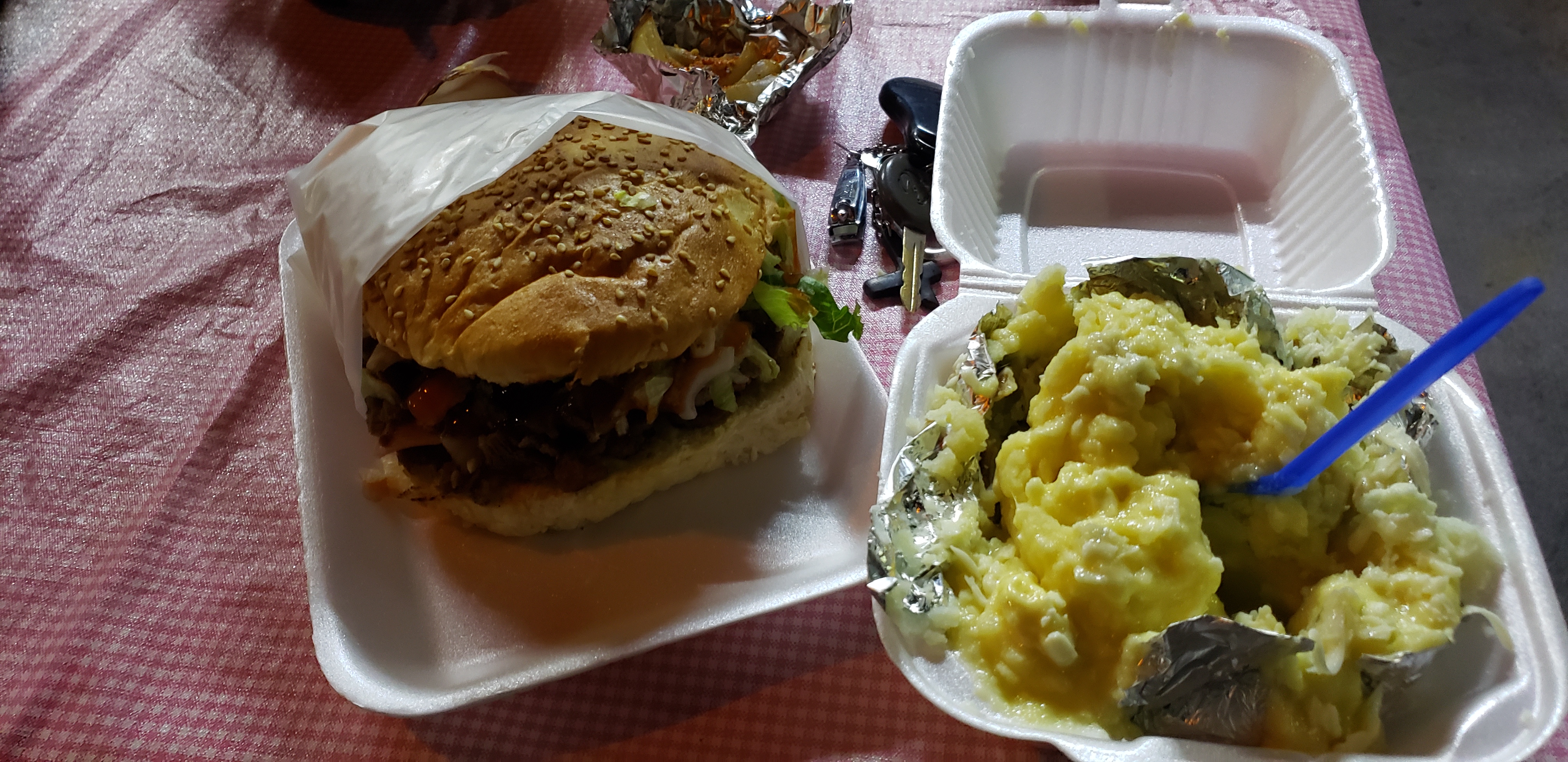 Dheli Burgers image 3