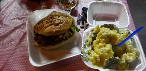 Dheli Burgers image 3
