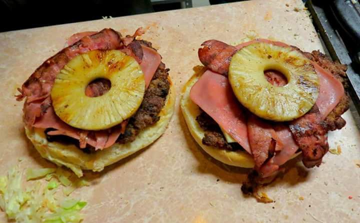 Dheli Burgers image 9