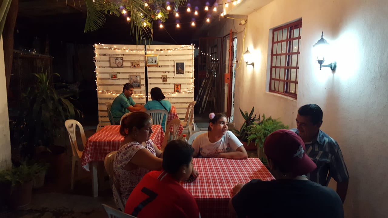 Sol Y Luna Pizzería image 3